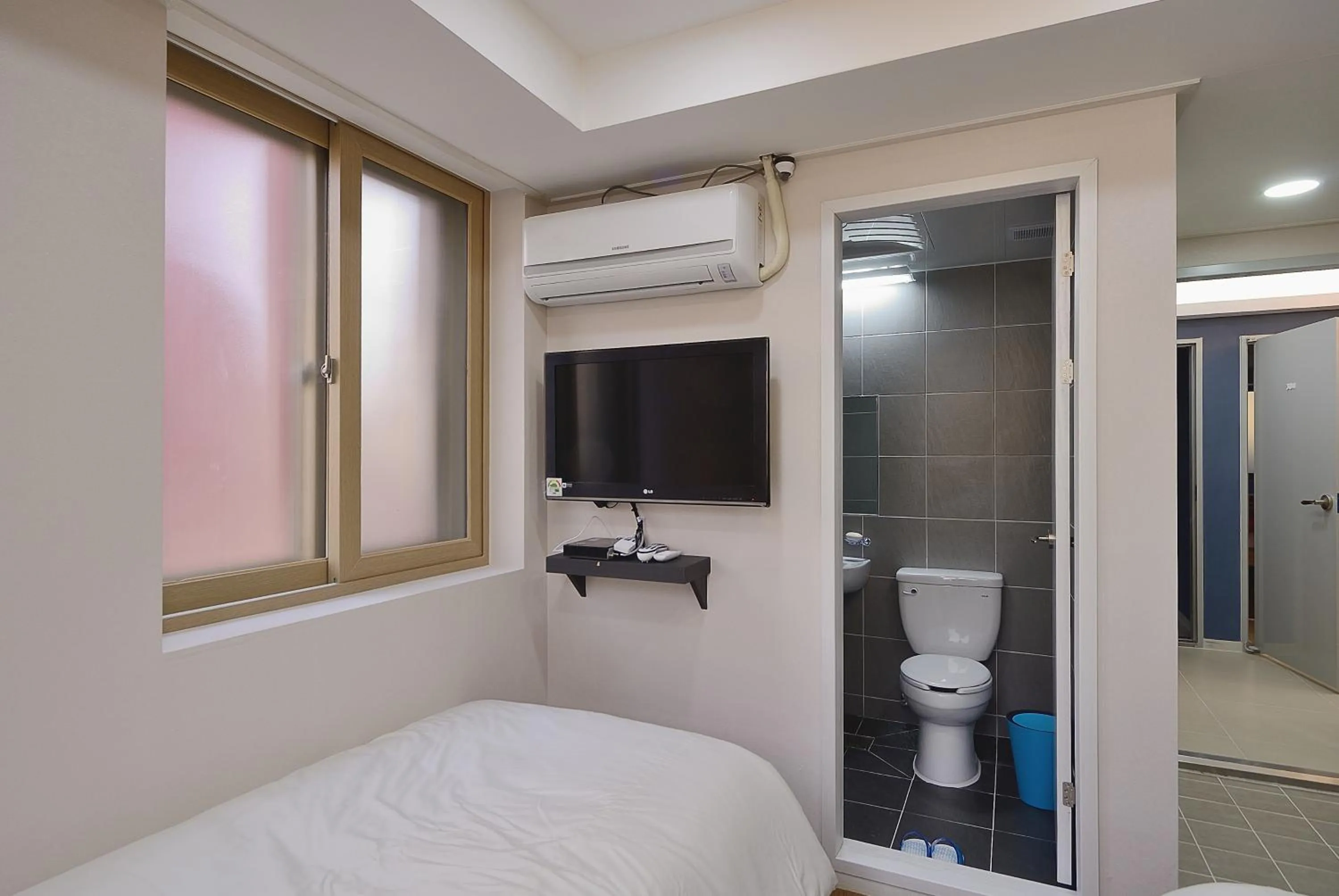 Photo of the whole room in Red Guesthouse