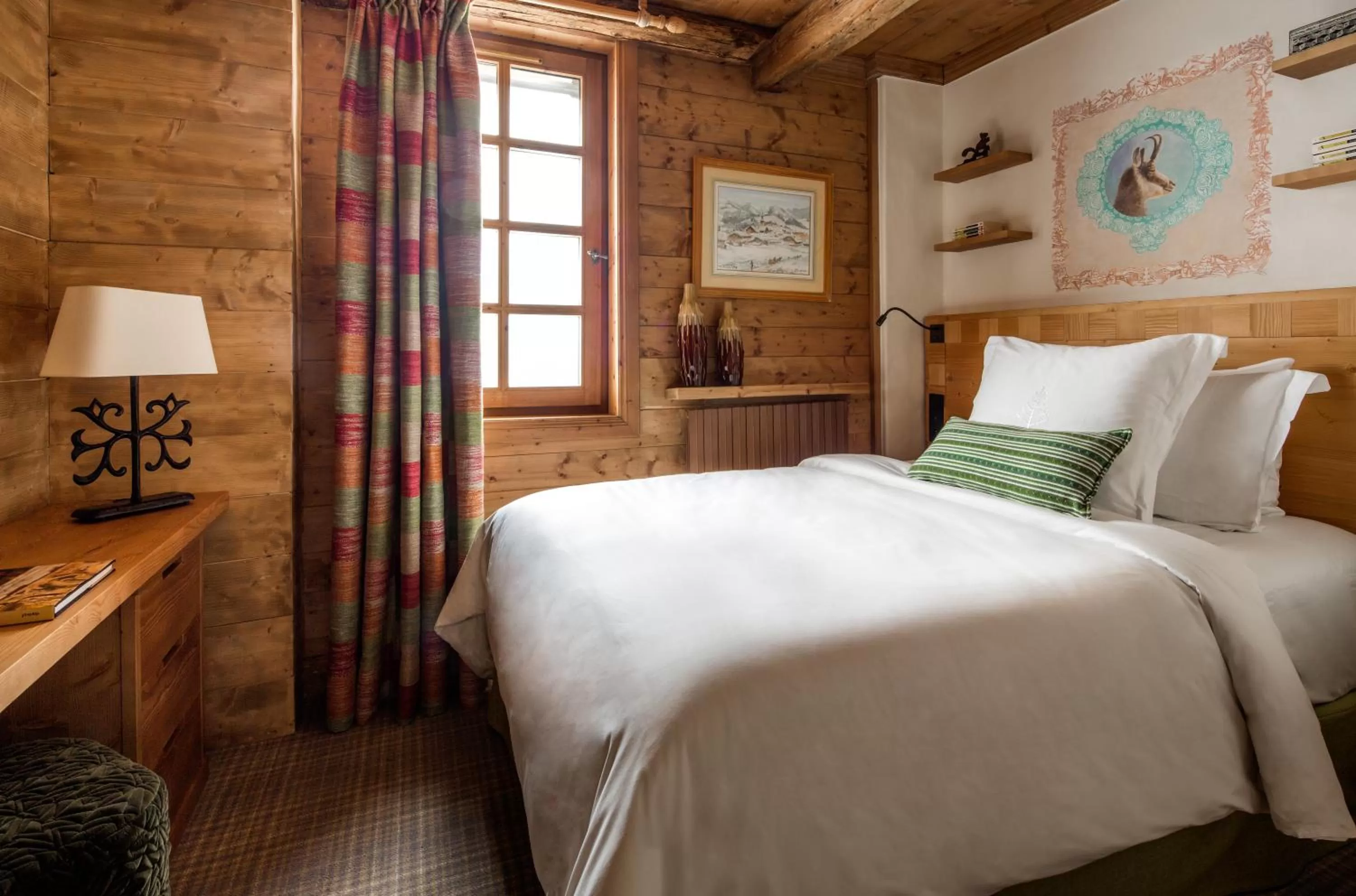 Bed in Les Chalets du Mont d'Arbois & Spa, Megève