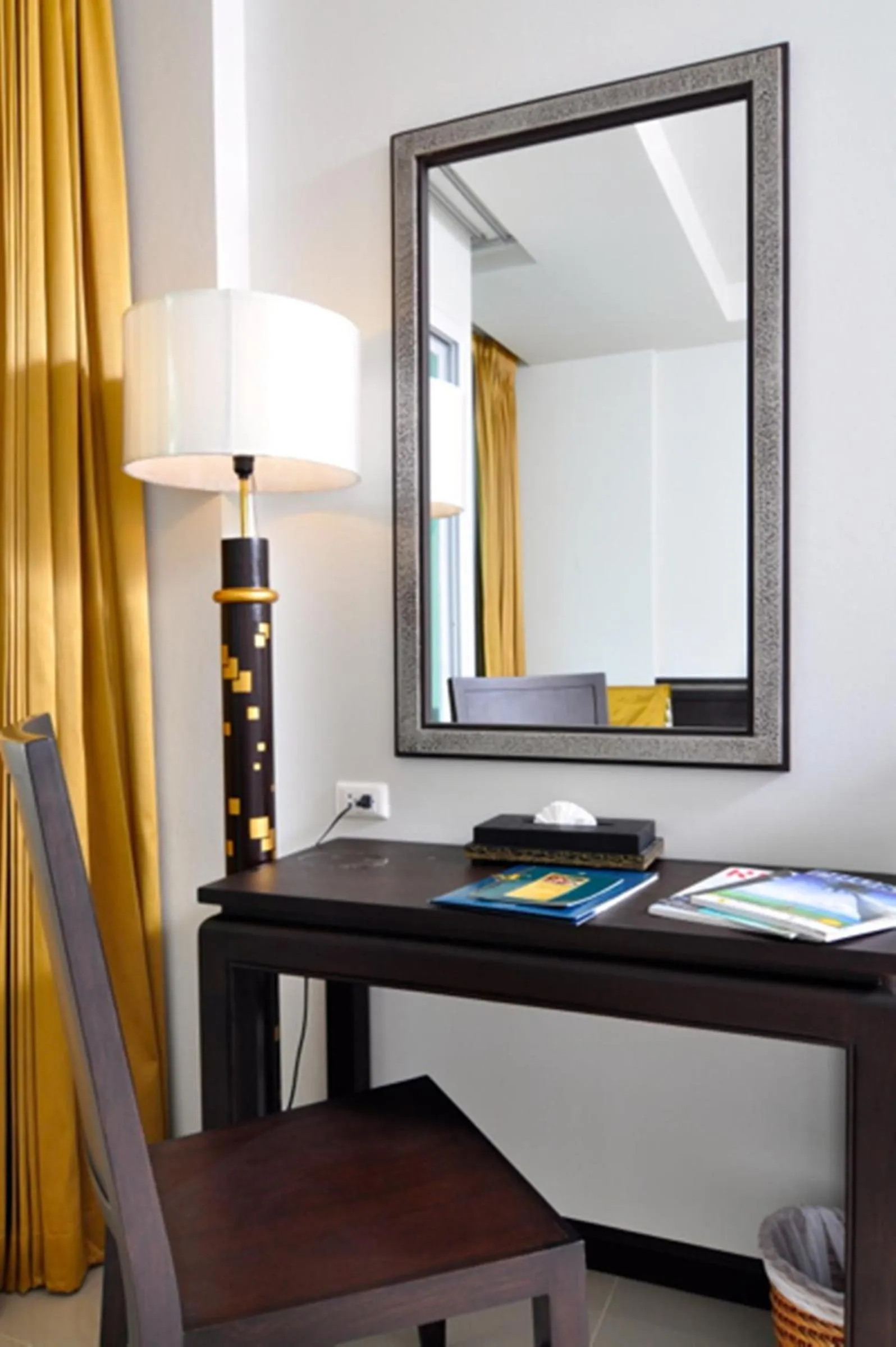 Seating area in Baan Karonburi Resort