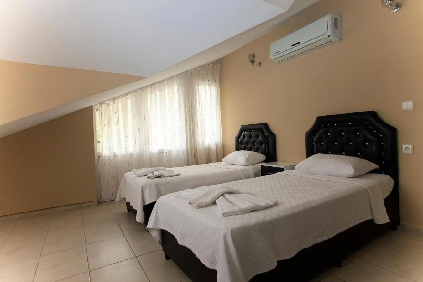 Massage, Bed in Green Peace Hotel