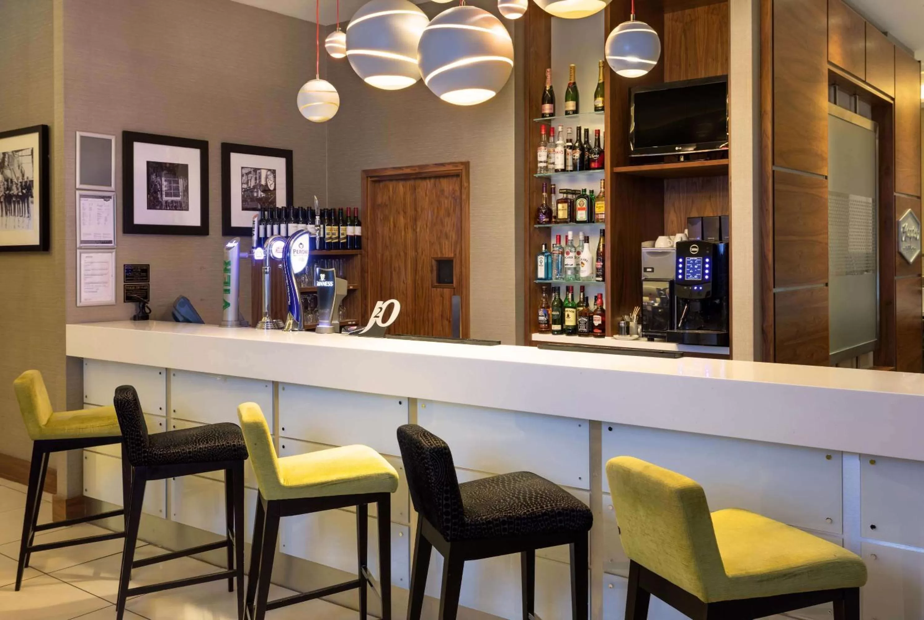 Lounge or bar in Hampton by Hilton London Croydon