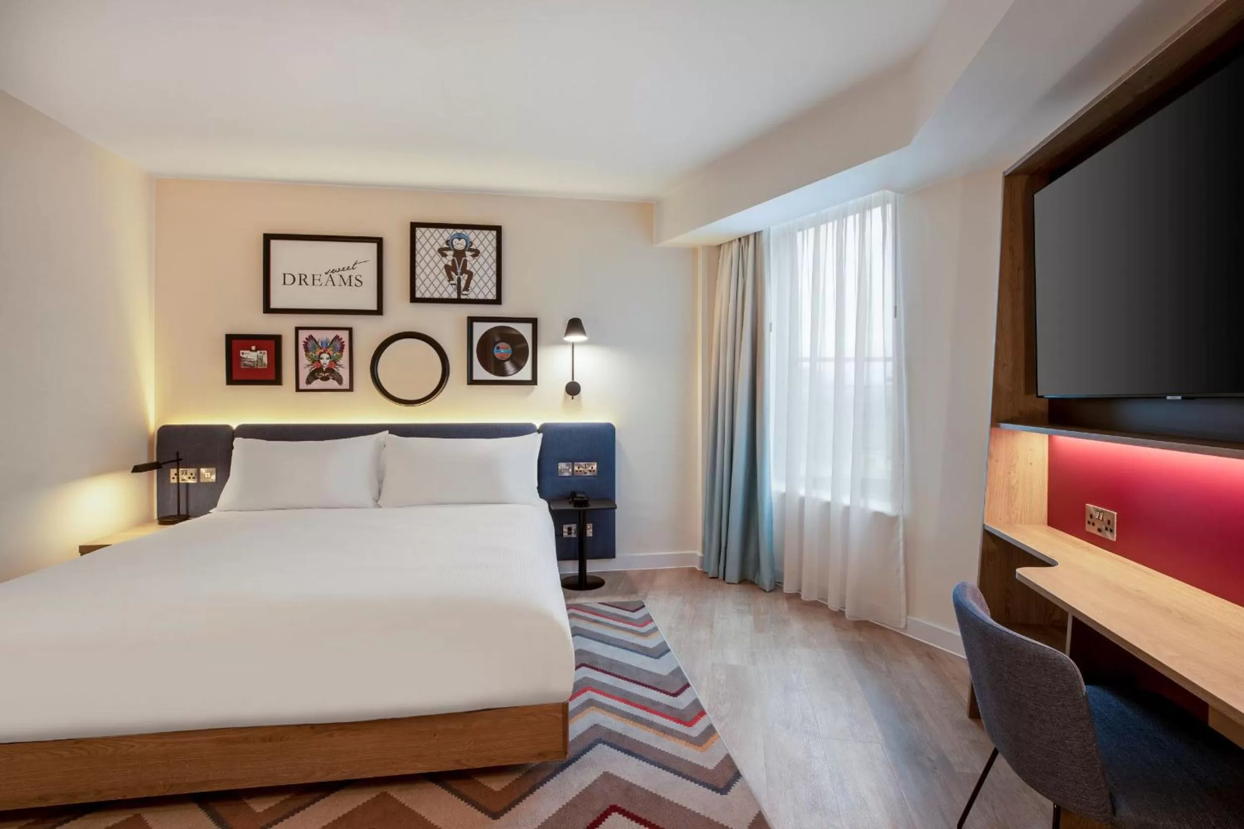 Bedroom, Bed in Hampton By Hilton Bath City