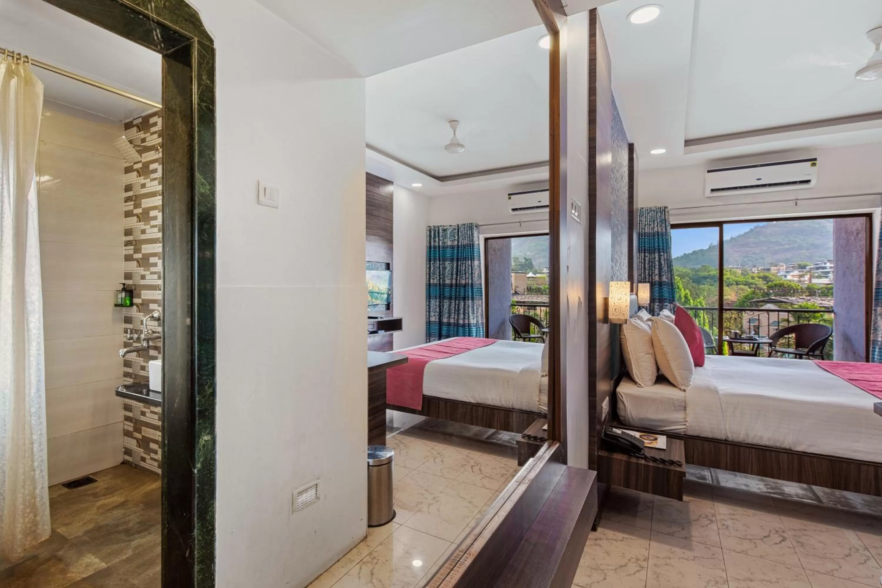 Photo of the whole room, Bed in Mayur Retreat & Spa