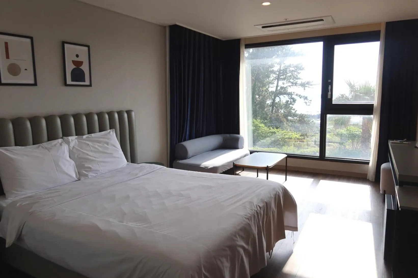 Decorative detail in Hotel Seogwipean