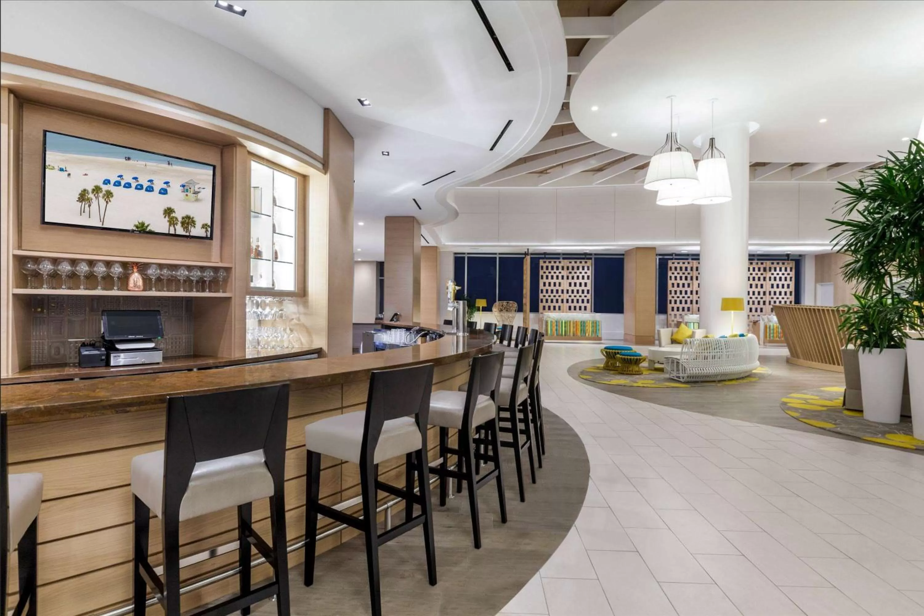 Lounge or bar in Wyndham Grand Clearwater Beach