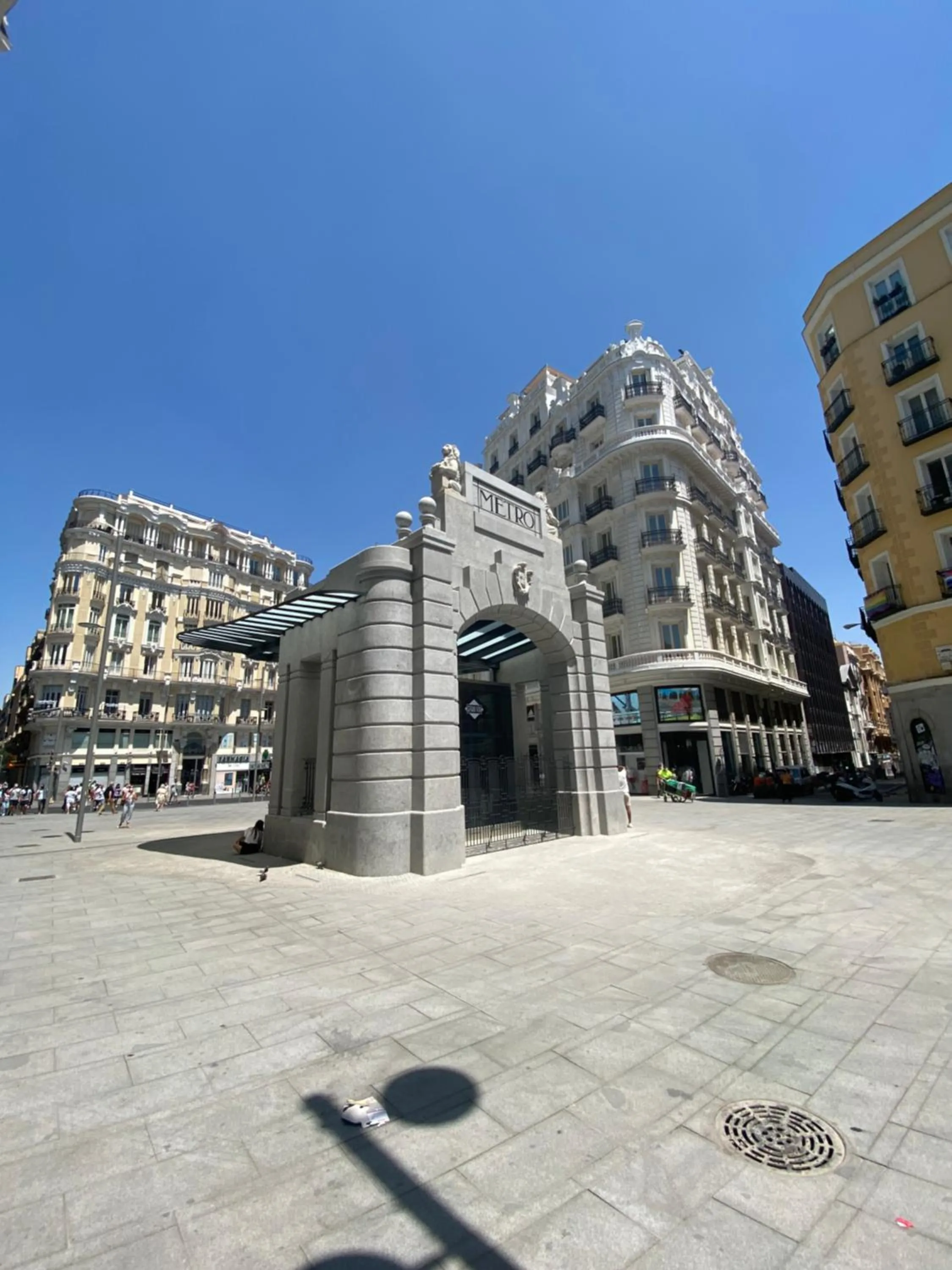 Property building in Hostal MH Fuencarral