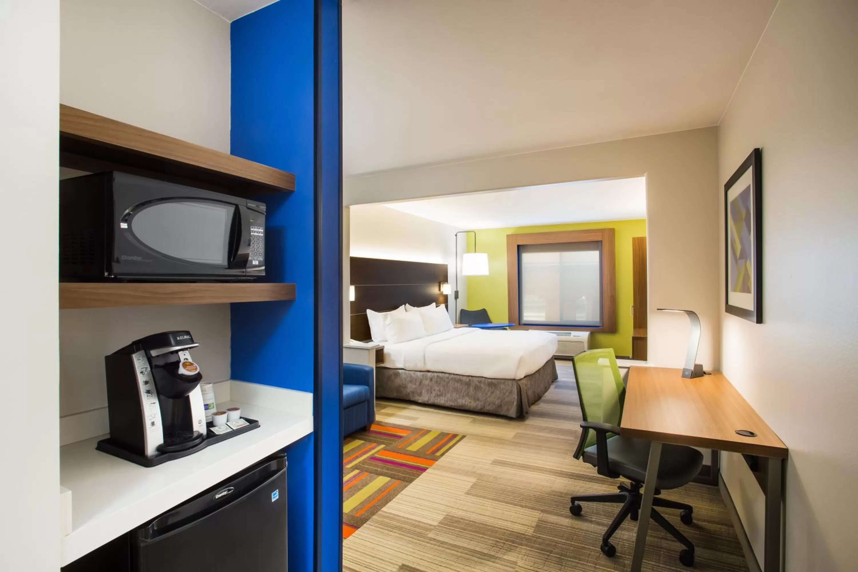 Photo of the whole room, Bed in Holiday Inn Express Hotel & Suites Cedar City by IHG