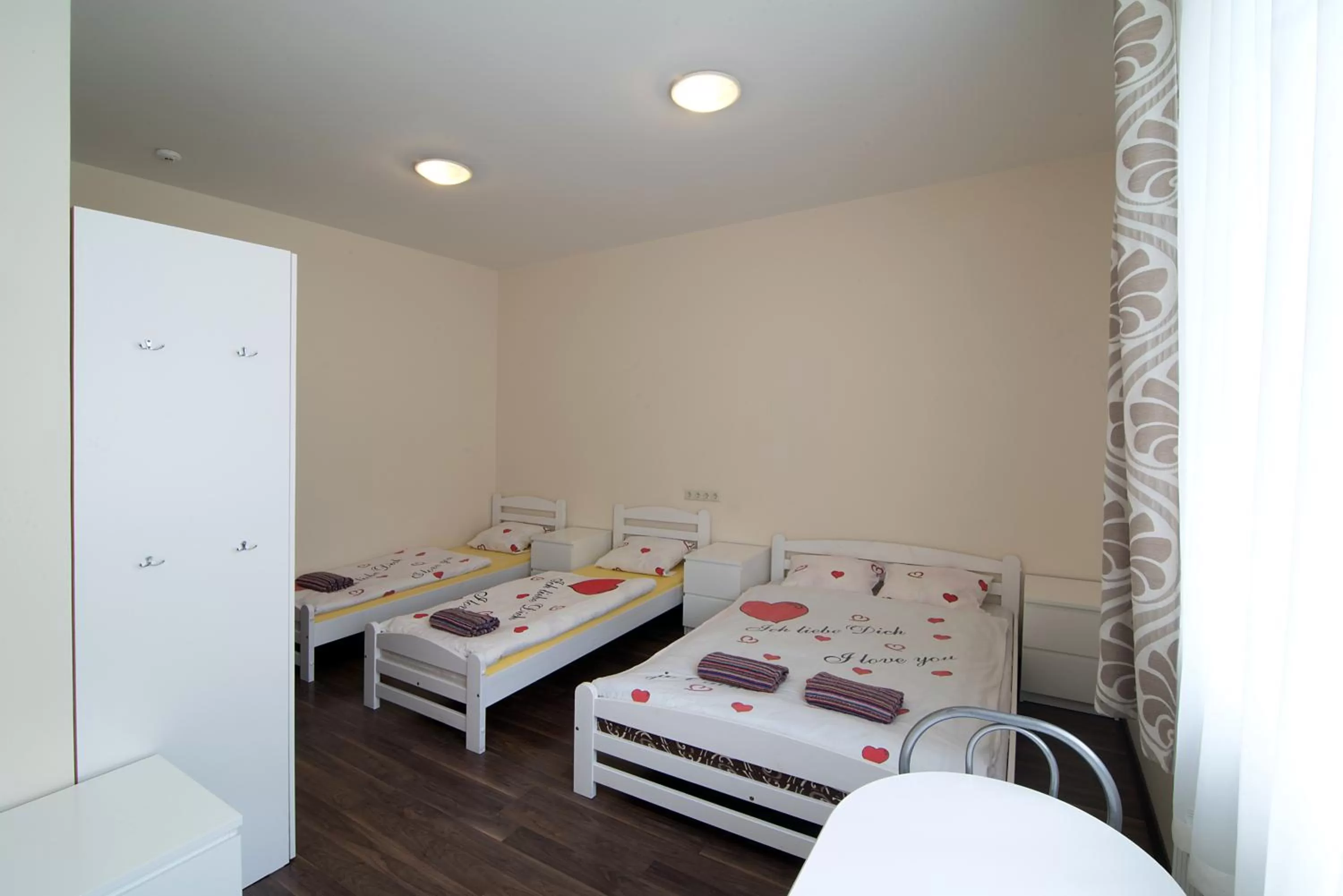 Shower, Bed in Happy Hotel