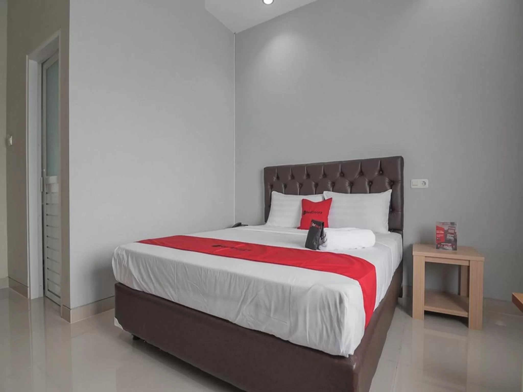 Bedroom, Bed in RedDoorz near Islamic Center Samarinda