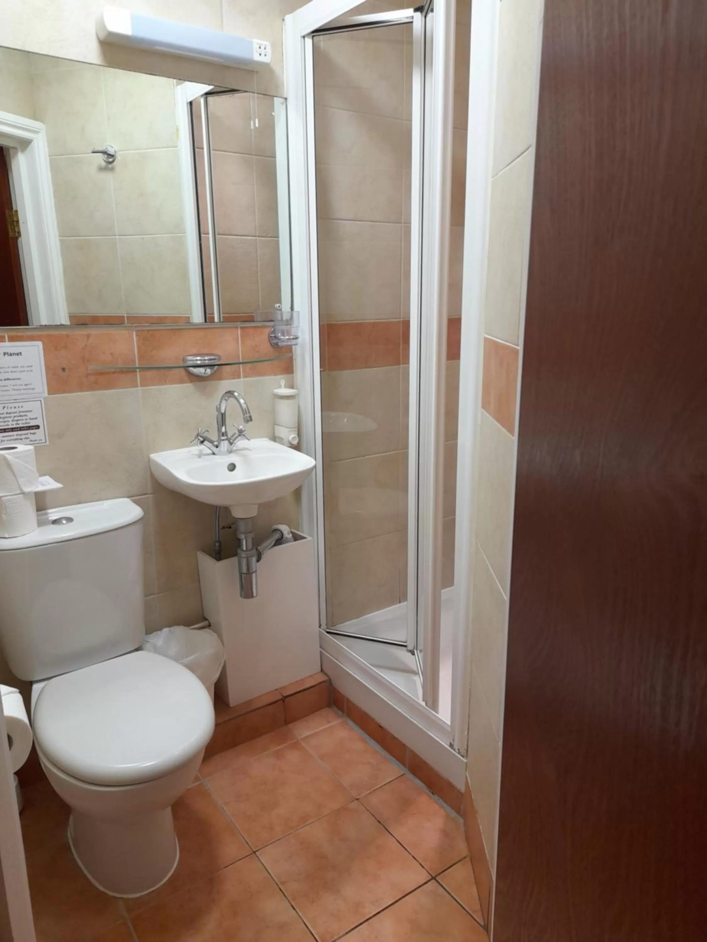 Shower in Dolphin Hotel