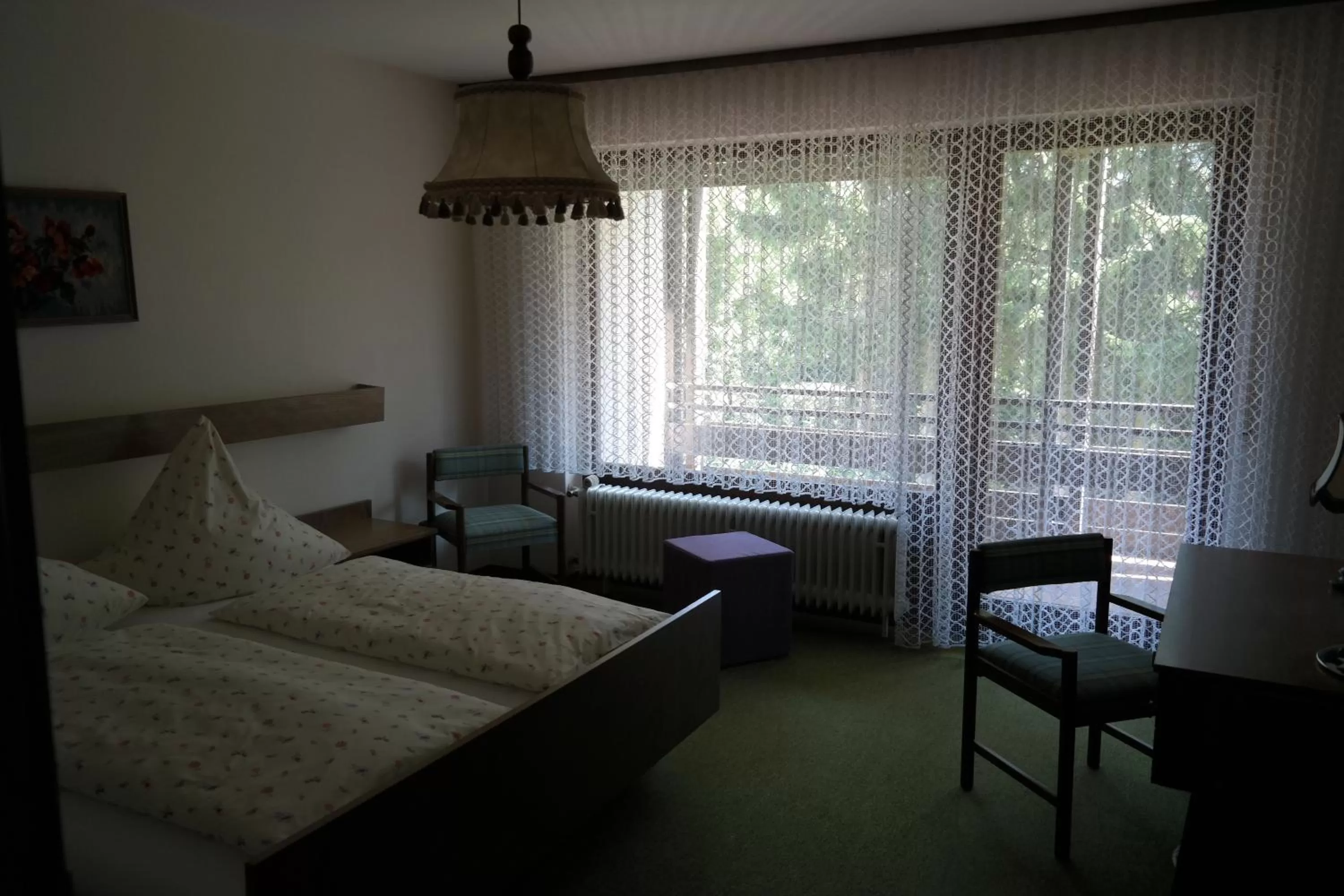 Photo of the whole room, Bed in Herzog's Ulsterbrücke Garni Hotel