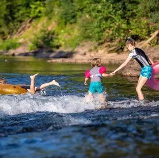 River view in Laurel River Club Bed & Breakfast or LRCBNB