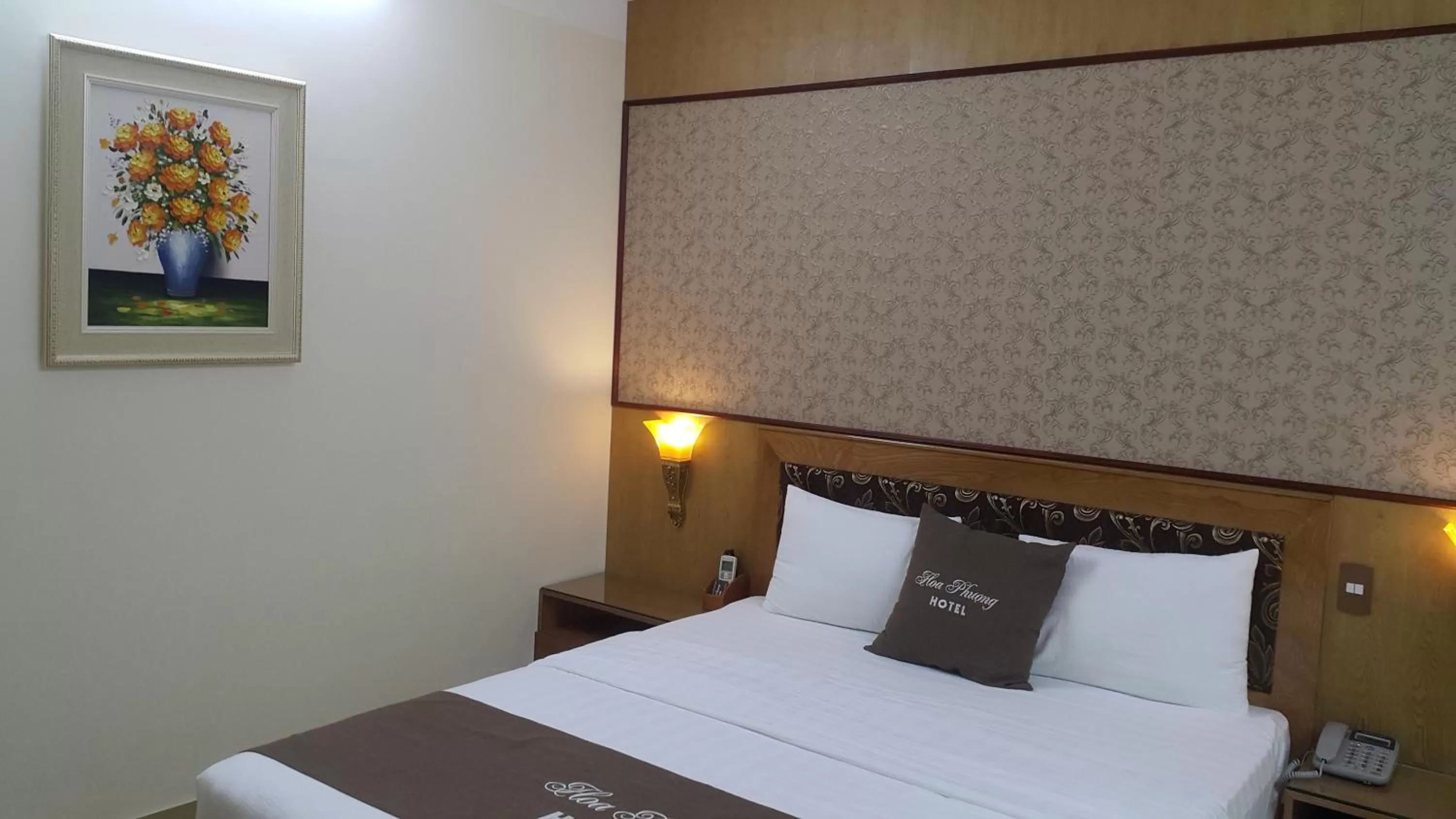 Bed in Hoa Phuong Hotel