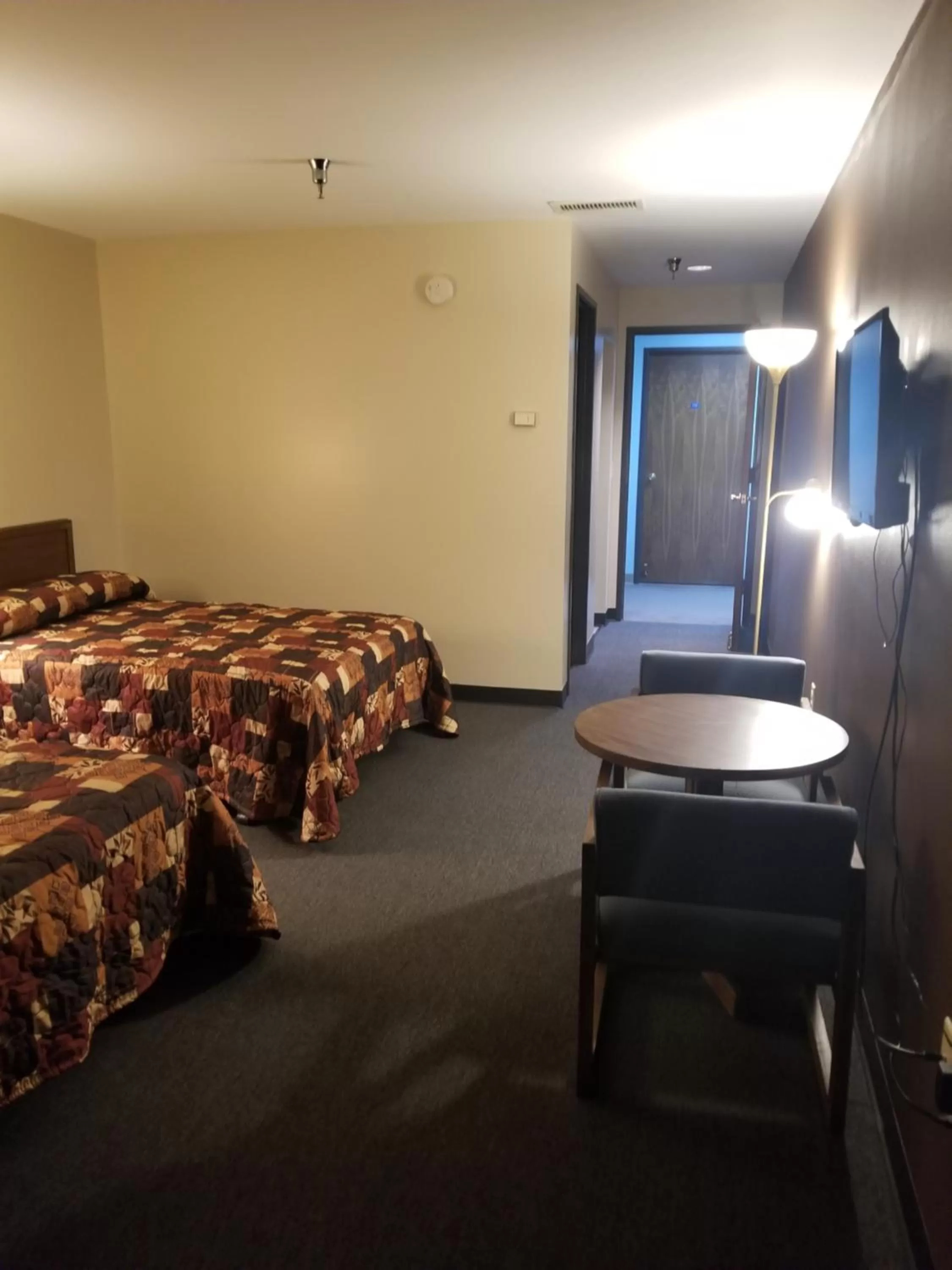 Bed in Lafayette Inn