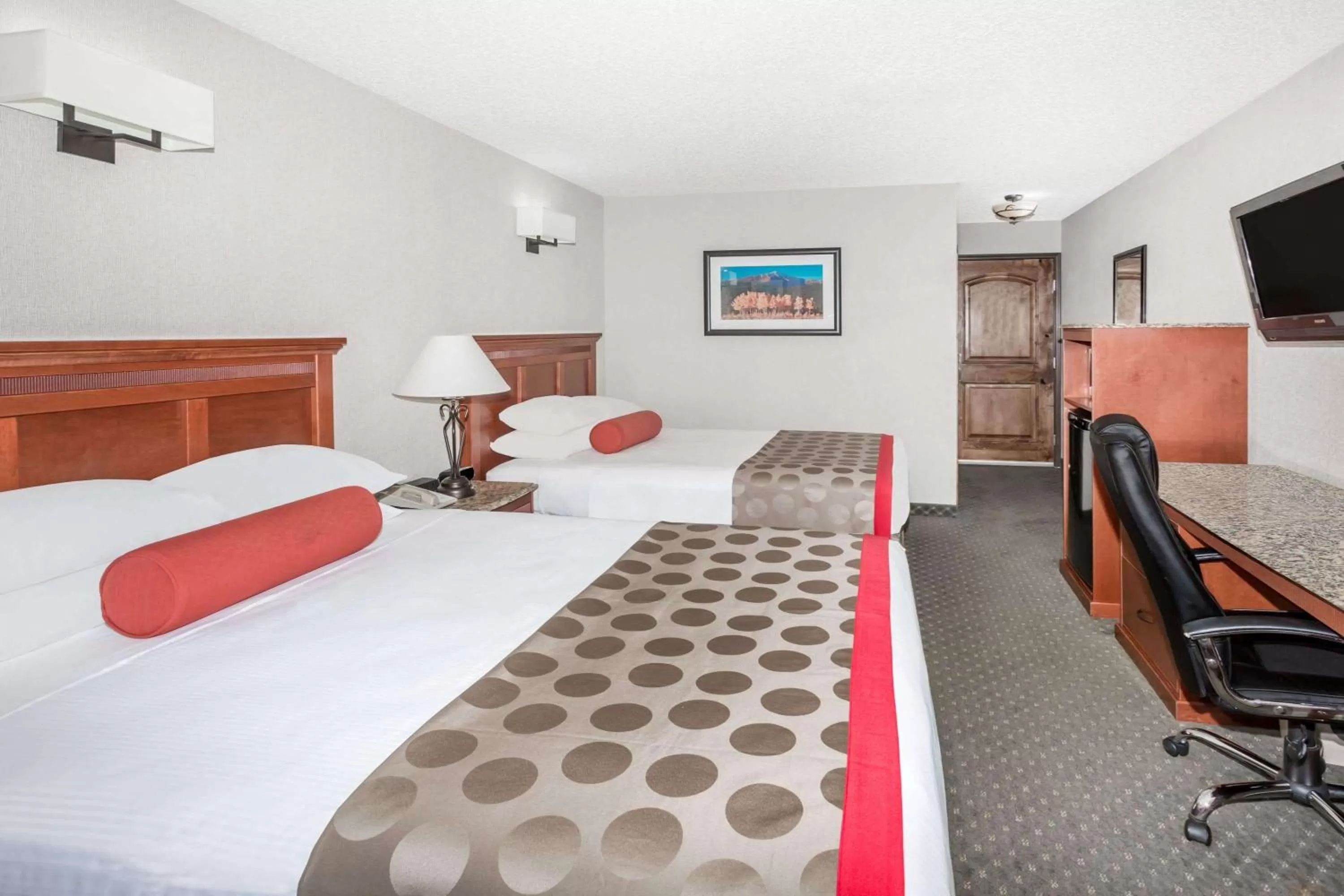 Photo of the whole room, Bed in Ramada by Wyndham Frisco