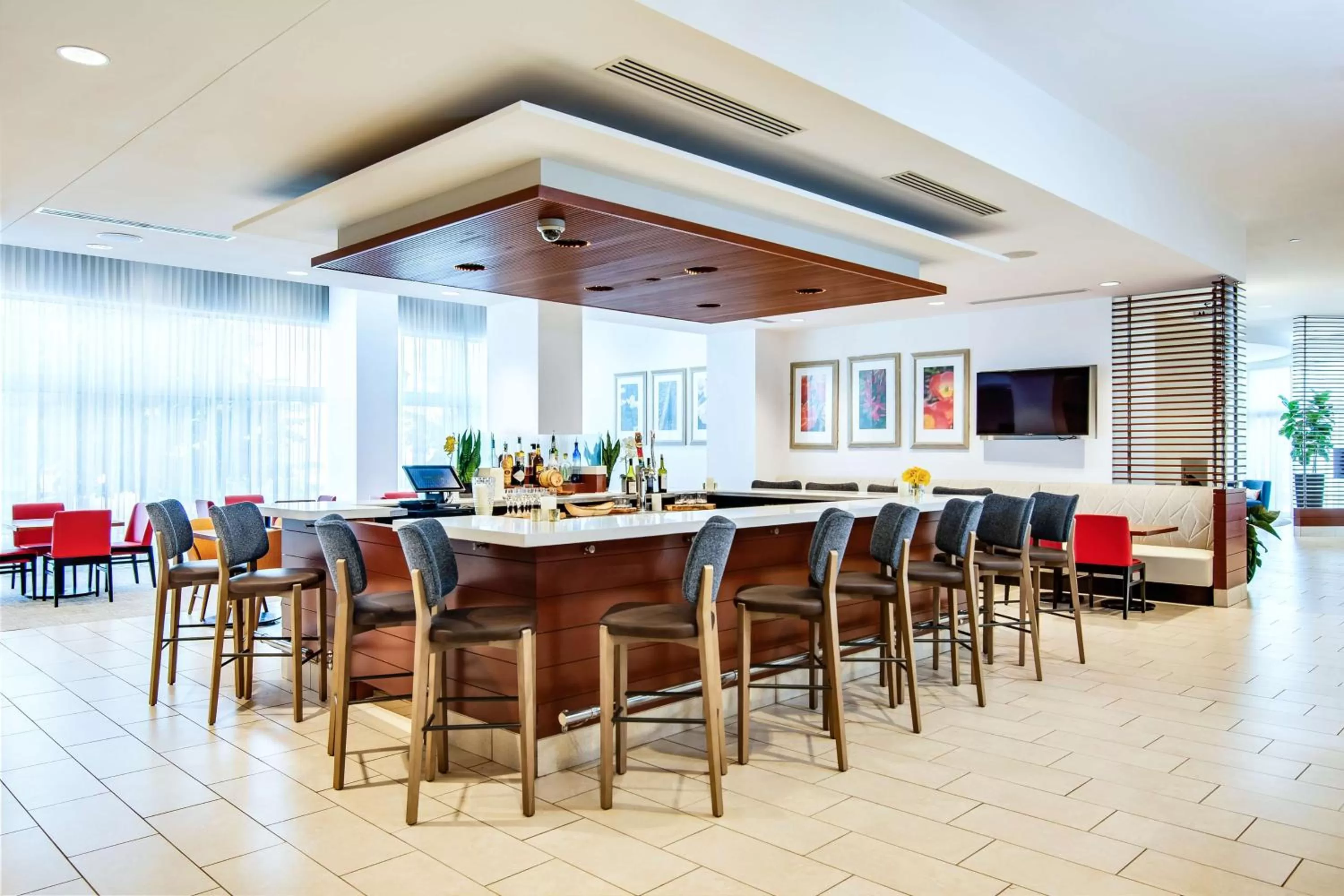 Lounge or bar in Hilton Garden Inn Alexandria Old Town National Harbor
