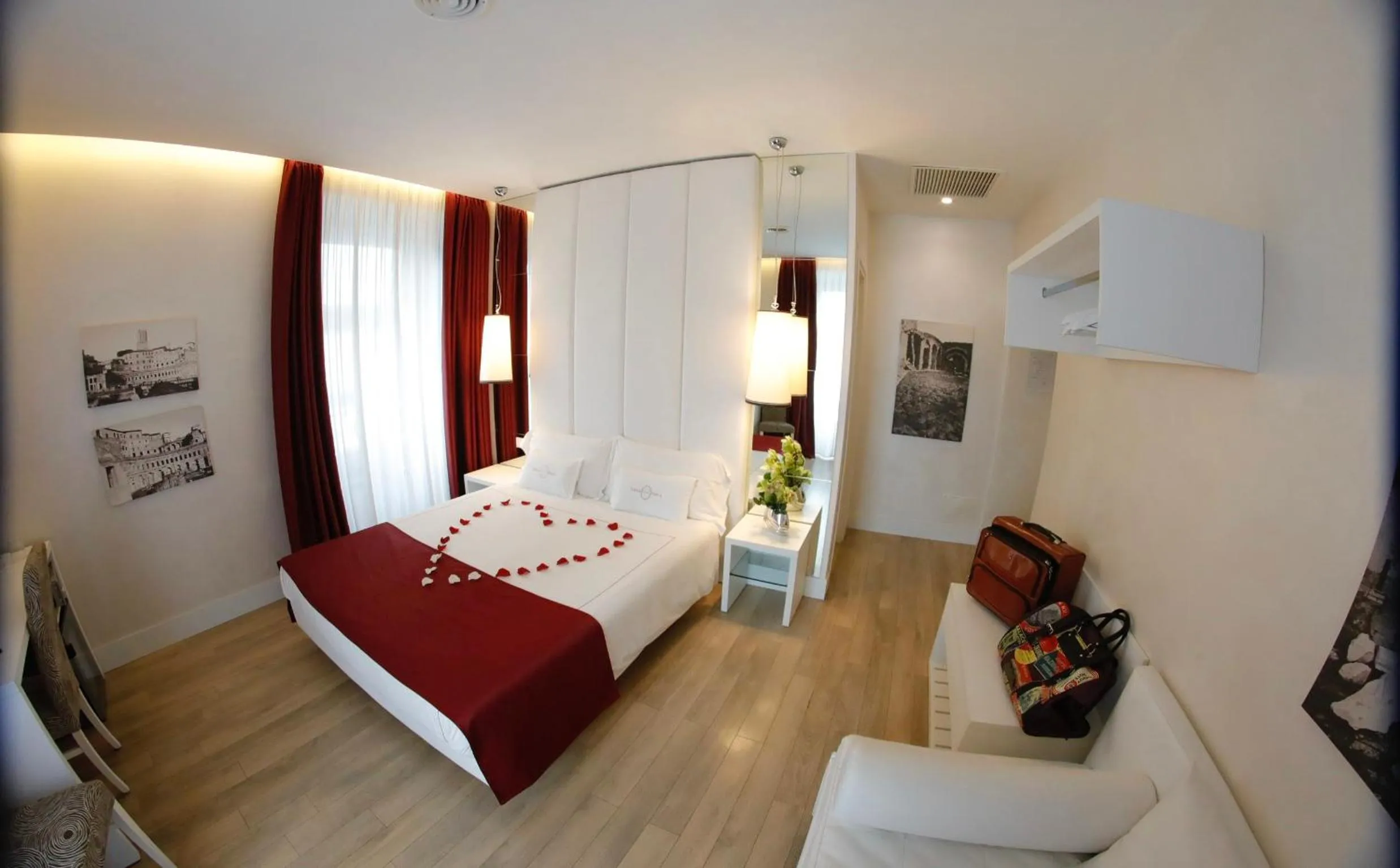 Photo of the whole room, Bed in Tullia&Prisca Relais