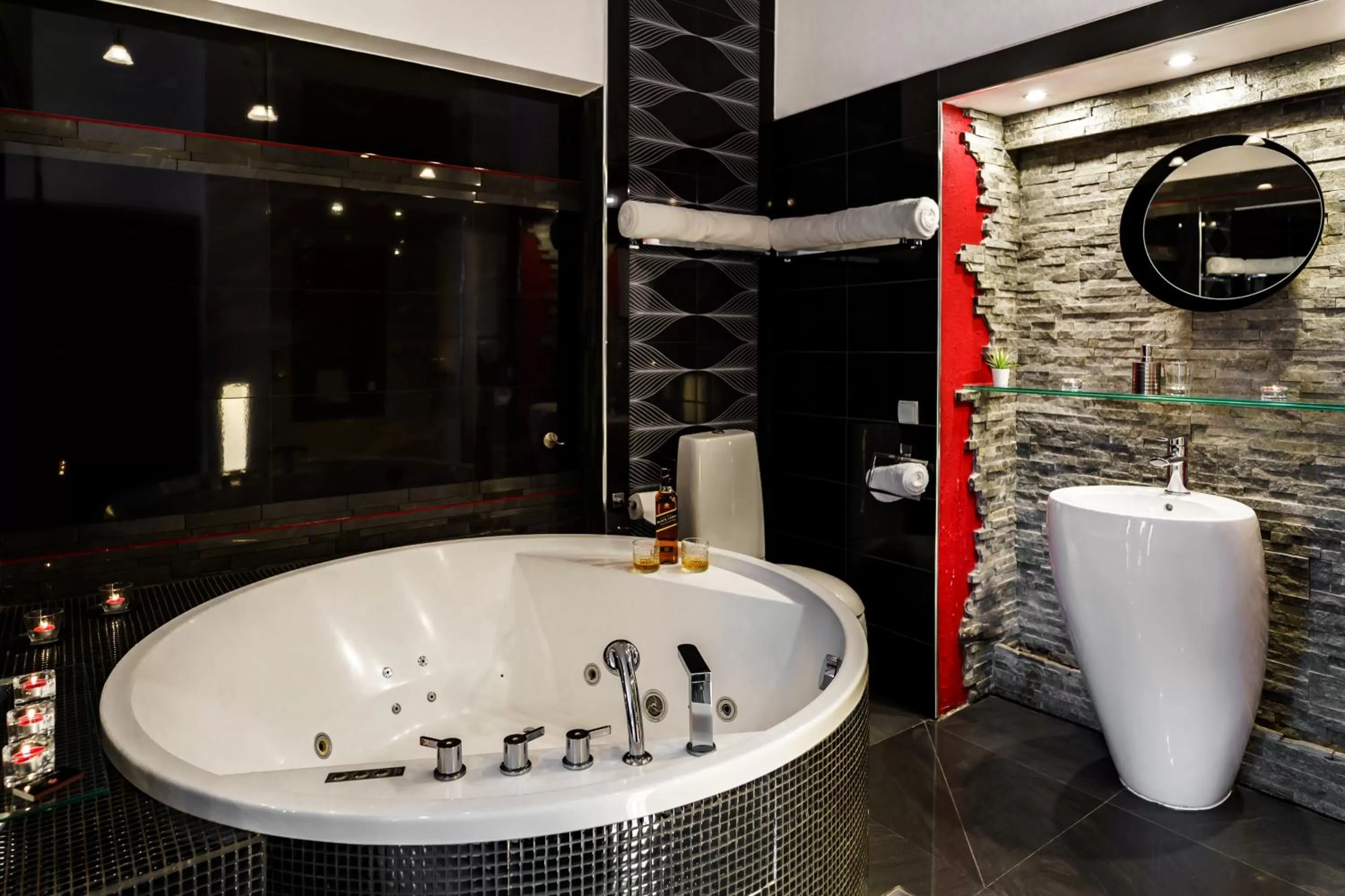 Hot Tub in Komorowski Luxury Guest Rooms