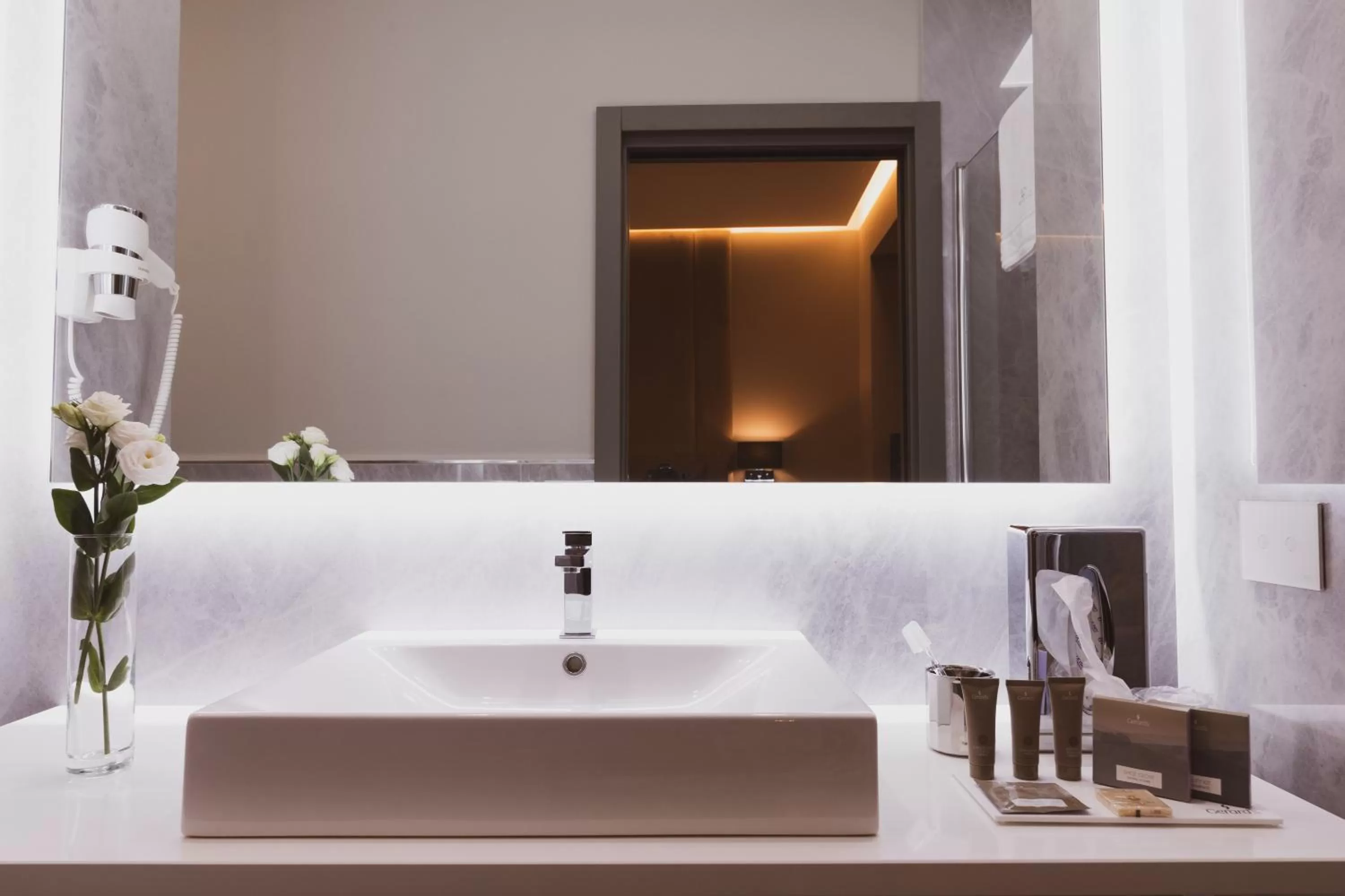 Shower in Callistos Hotel & Spa