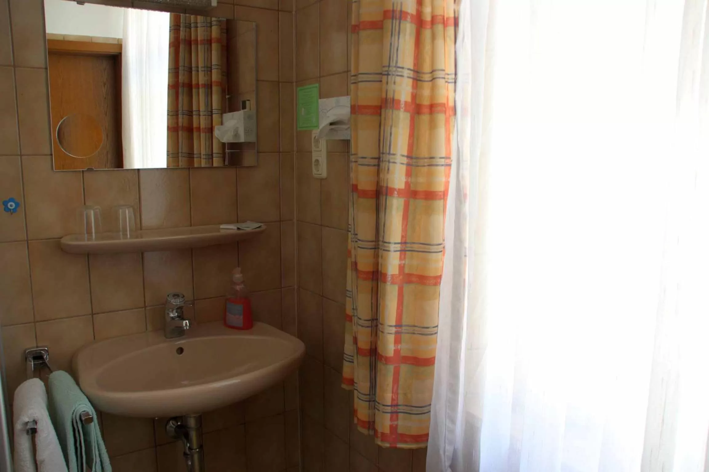 Bathroom in Hotel Gasthof Zum weissen Lamm