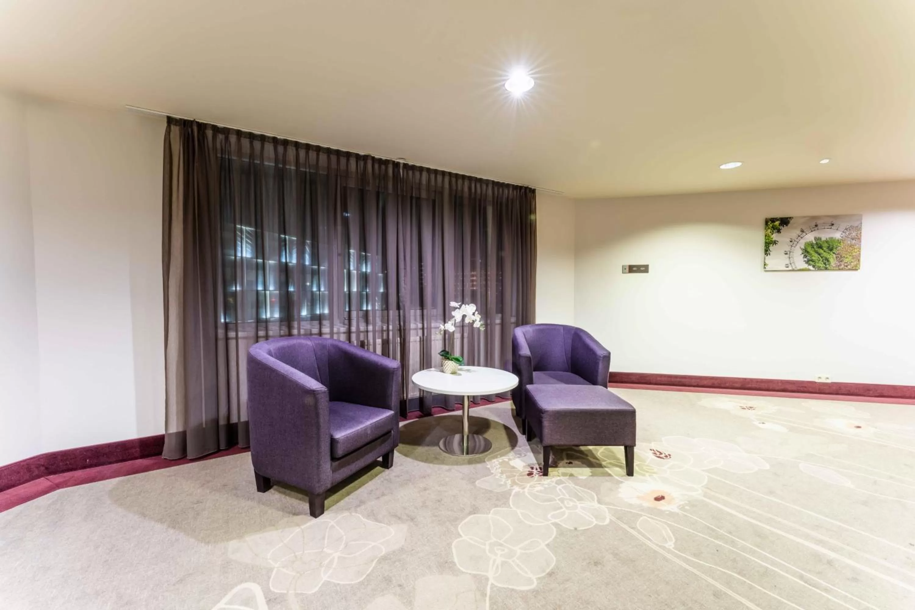 Lobby or reception in PLAZA Premium Wien