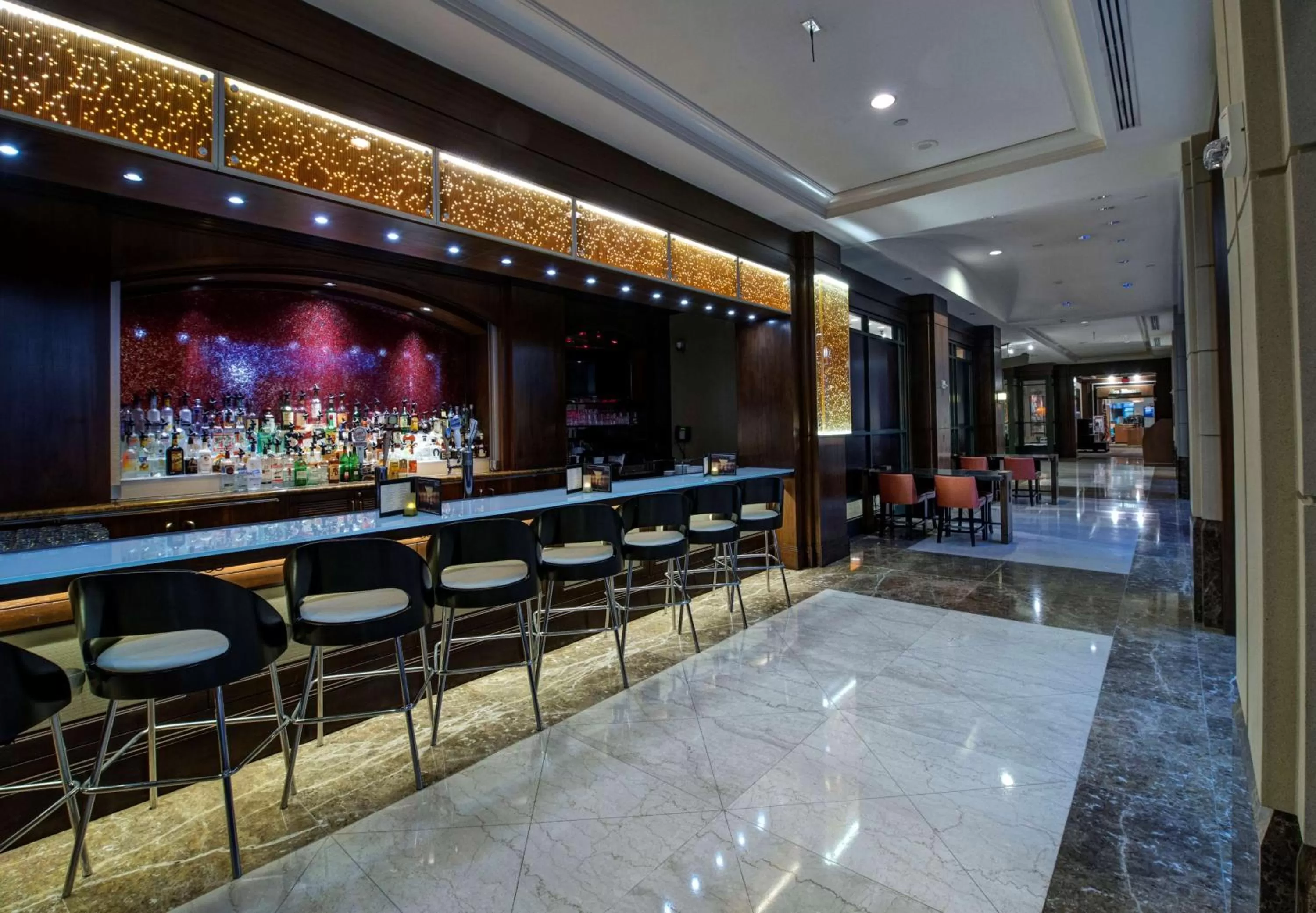 Lounge or bar in Hyatt Regency Reston