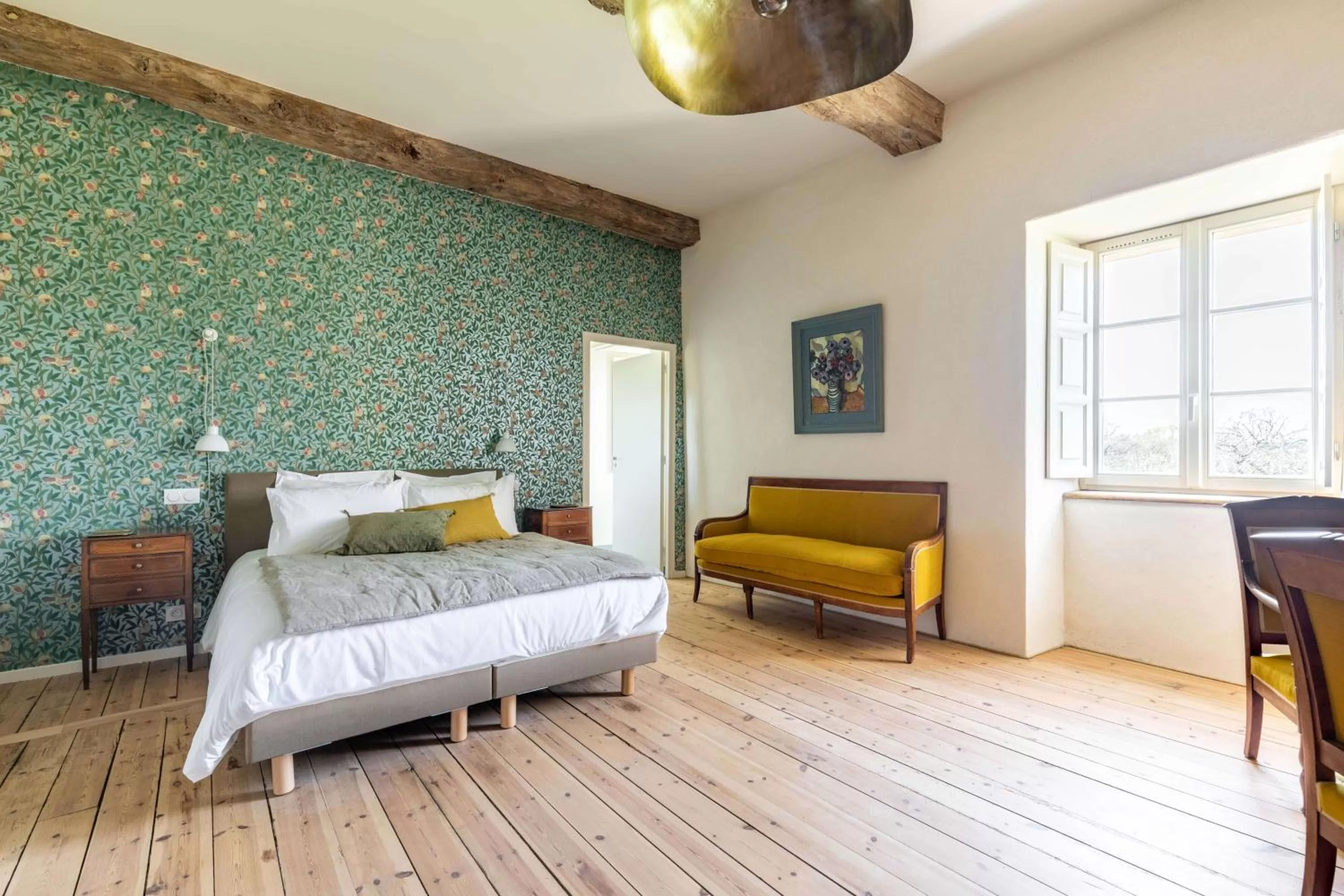 Bed in Manoir du Guern