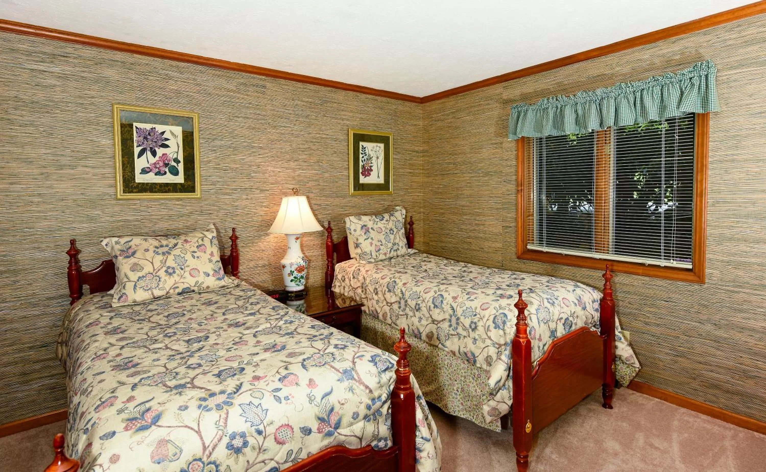 Bedroom, Bed in Chetola Resort Condominiums