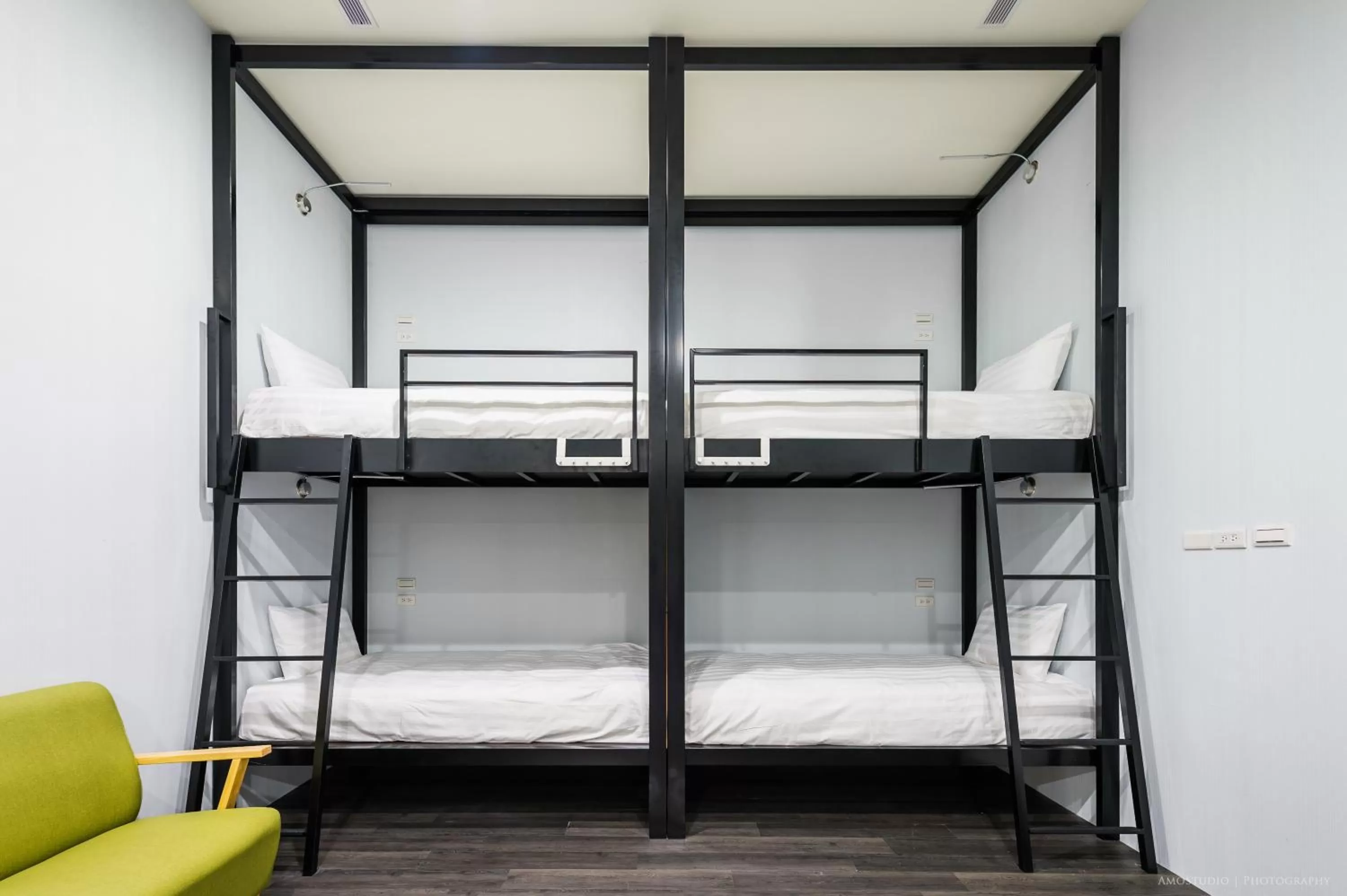 Bed in Place‧X Hotel