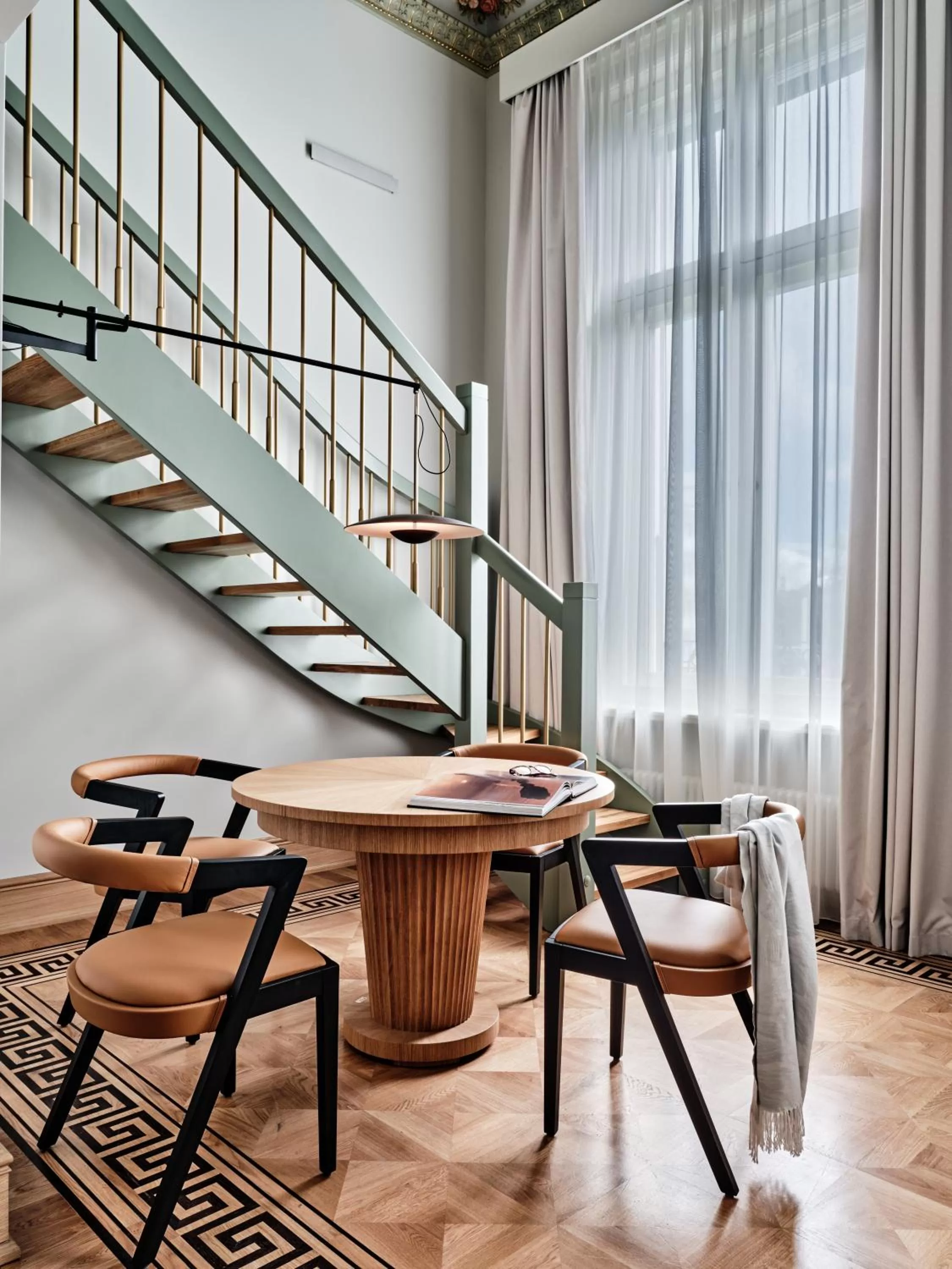 Seating area in Hotel Altus Palace - Destigo Hotels