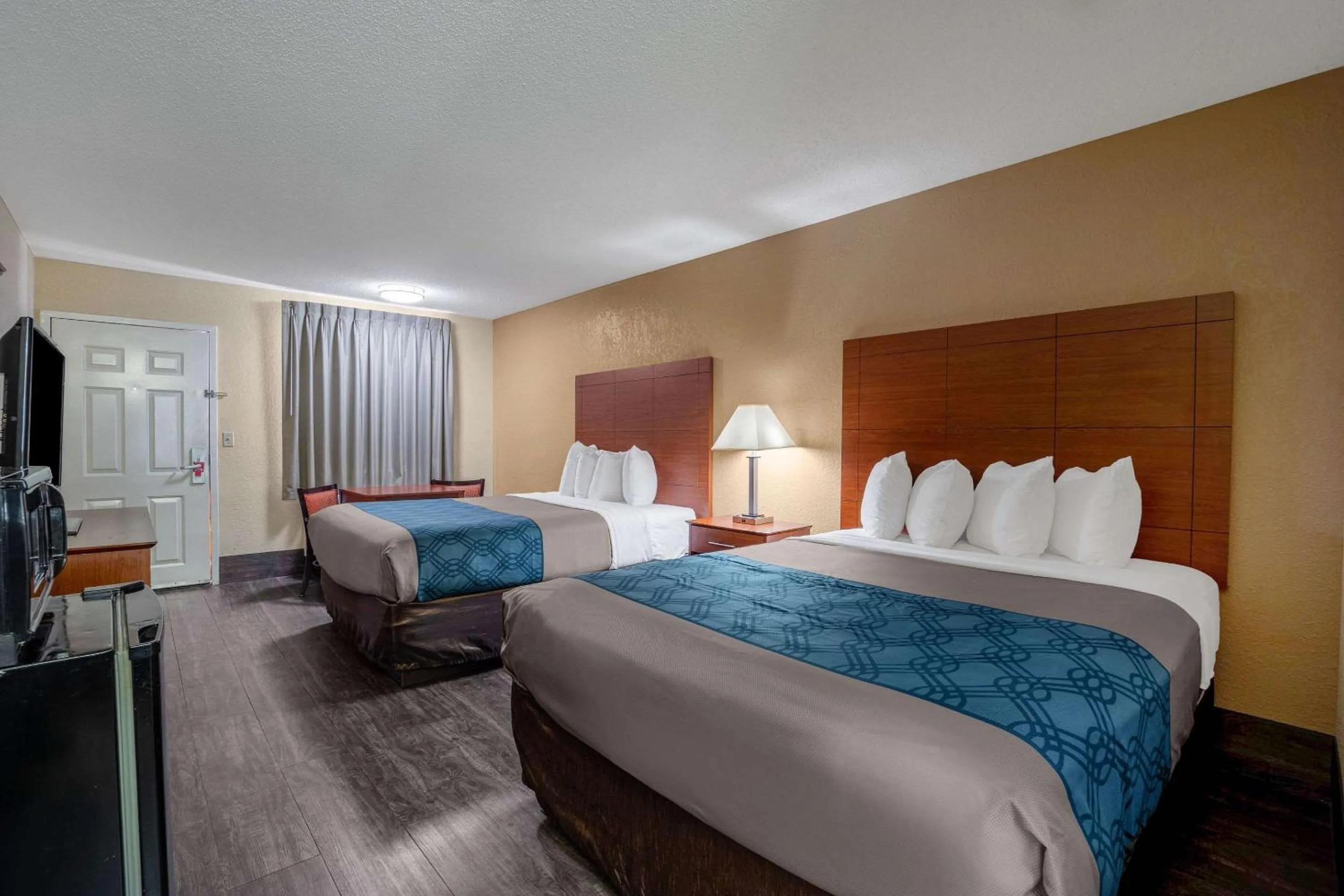 Econo Lodge Inn & Suites Cayce I-26 Airport