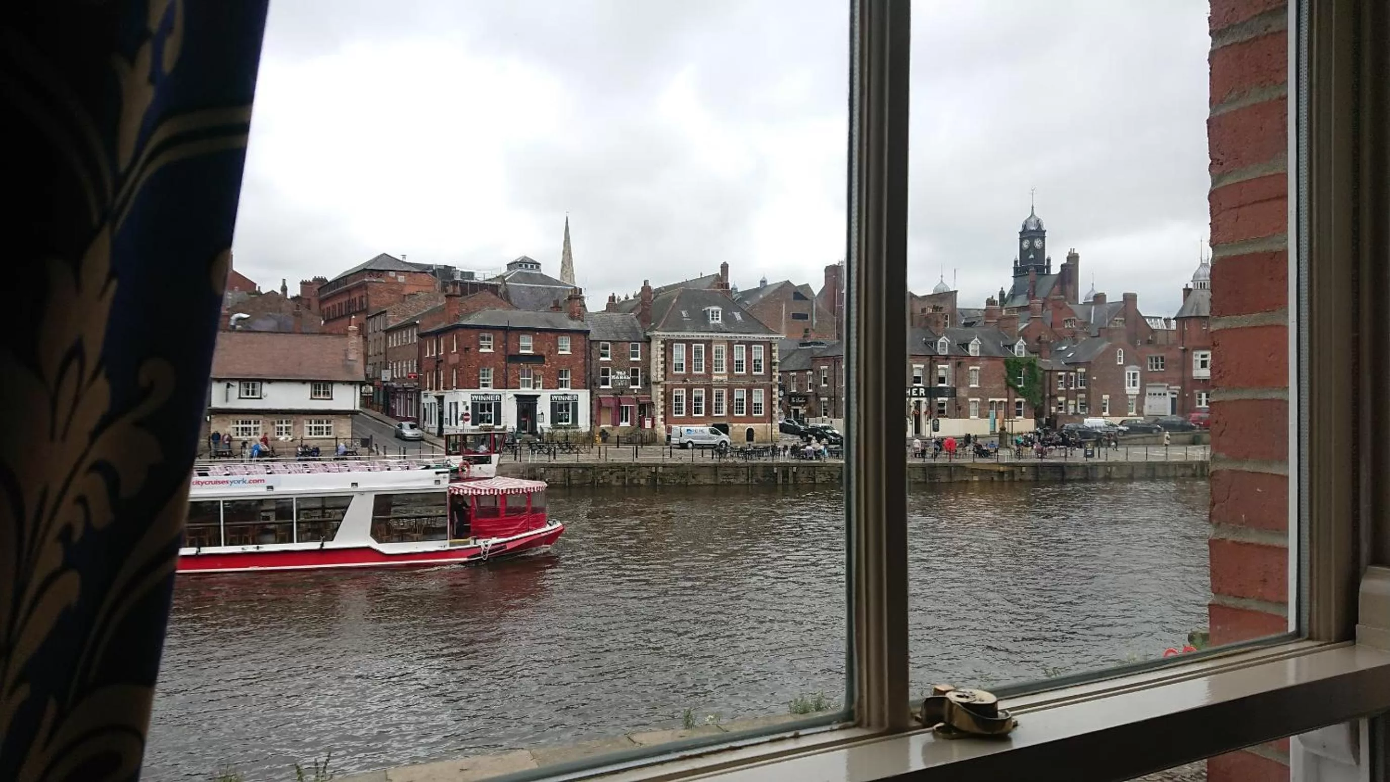 Bedroom in The Queens Hotel & Victoria Cloisters Apartments