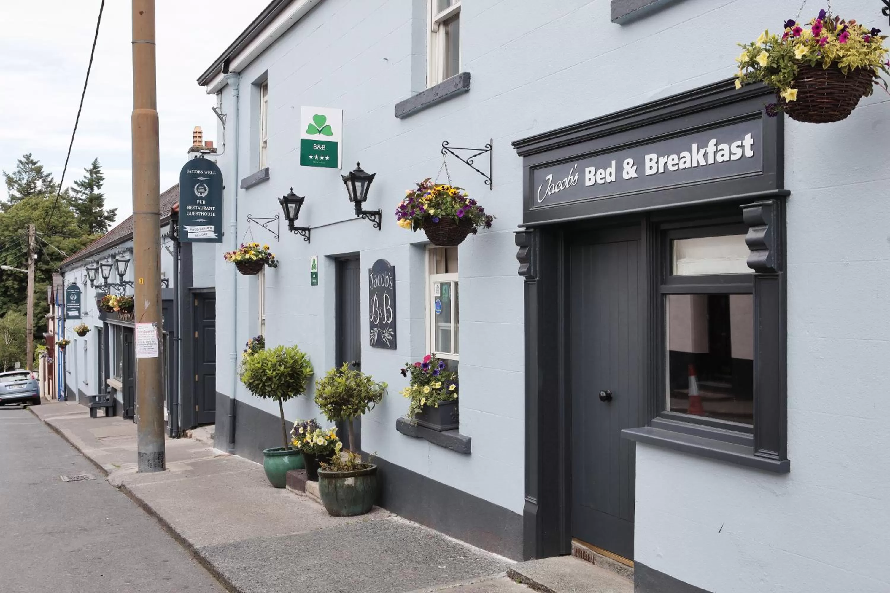 Facade/entrance in Jacob's Well Hotel