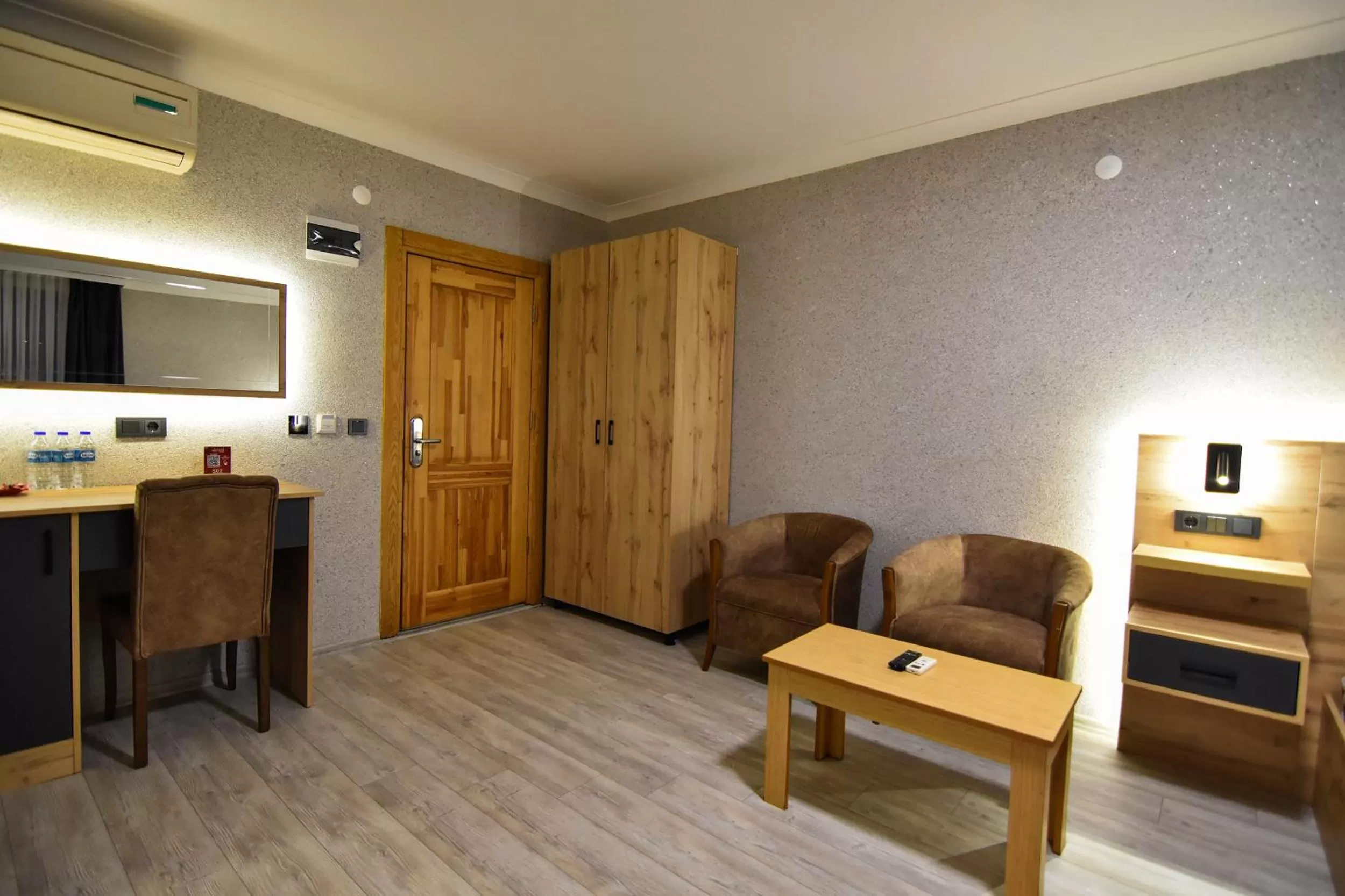 Seating Area in Sandal Otel