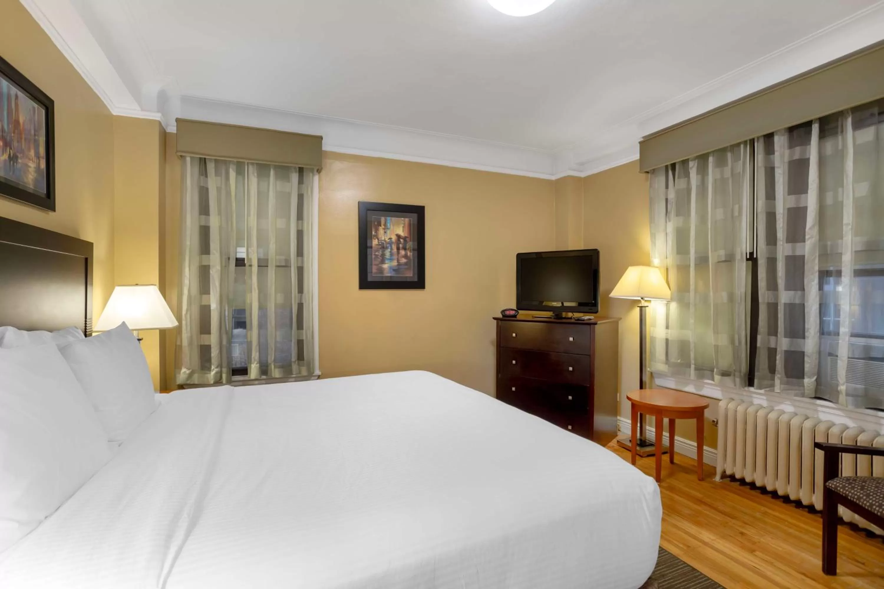 Bedroom, Bed in Best Western Plus Hospitality House Suites