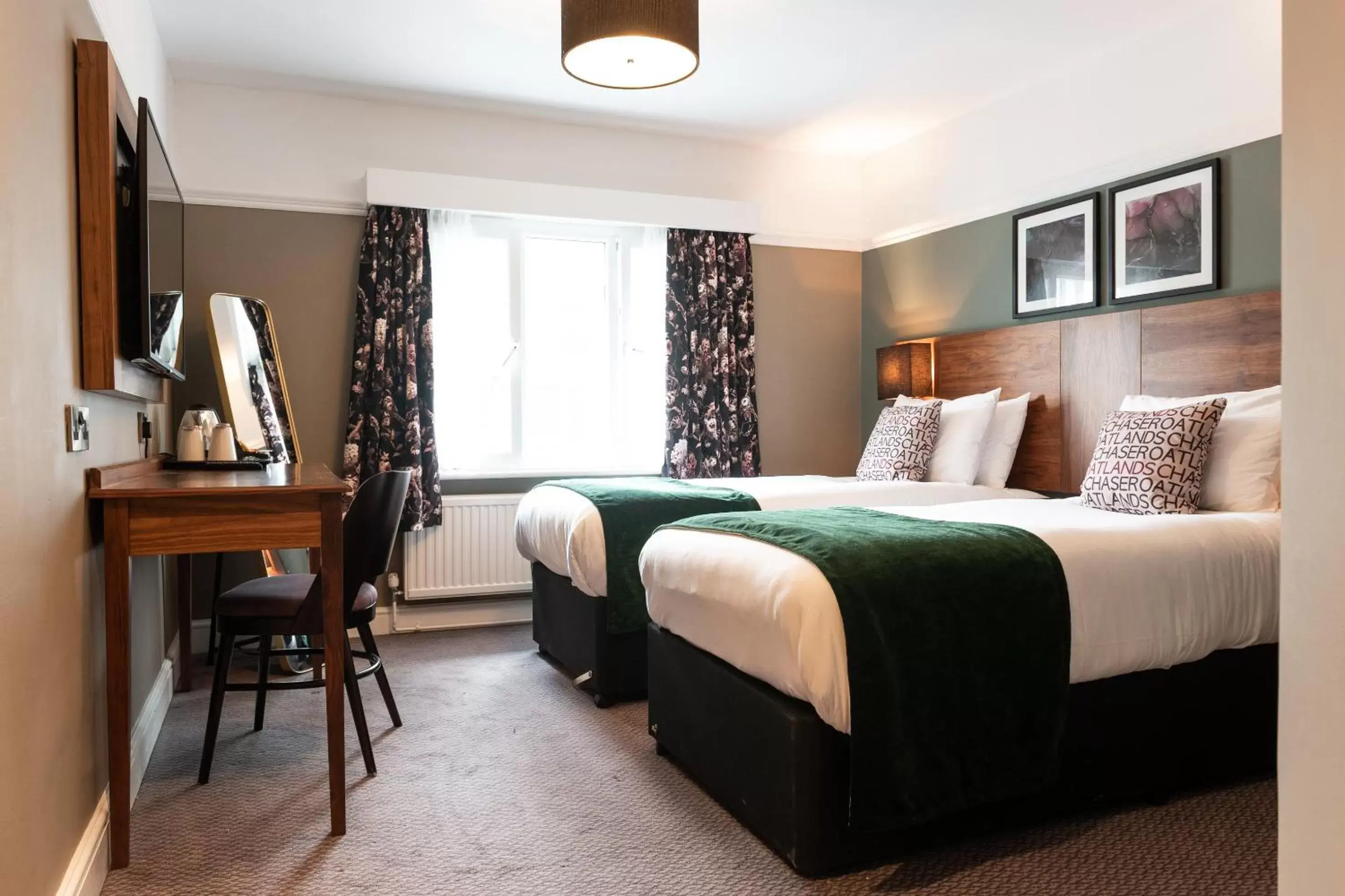 Standard Twin Room in The Oatlands Chaser by Innkeeper's Collection Standard Twin Room in The Oatlands Chaser by Innkeeper's Collection