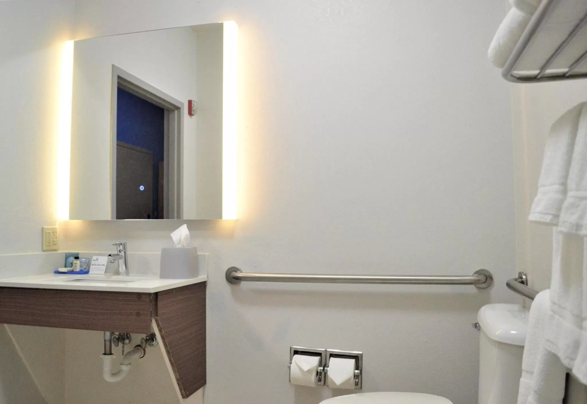 Bathroom in Holiday Inn Express & Suites Batesville by IHG