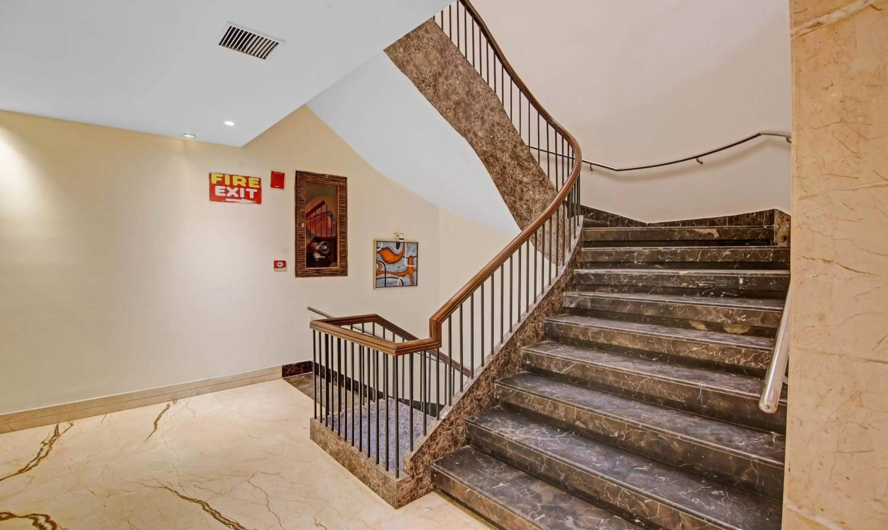 Lobby or reception in Treebo Premium Arista