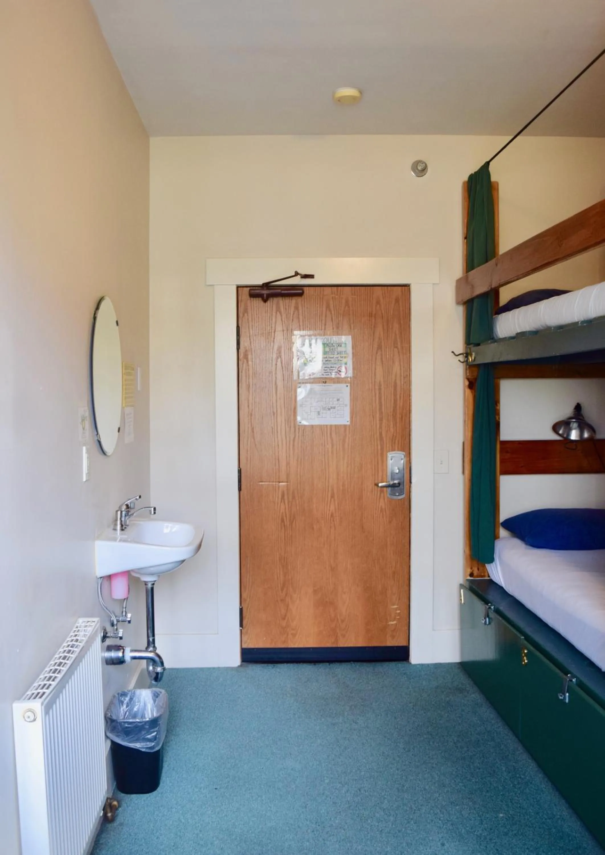 Photo of the whole room, Bed in Green Tortoise Hostel Seattle