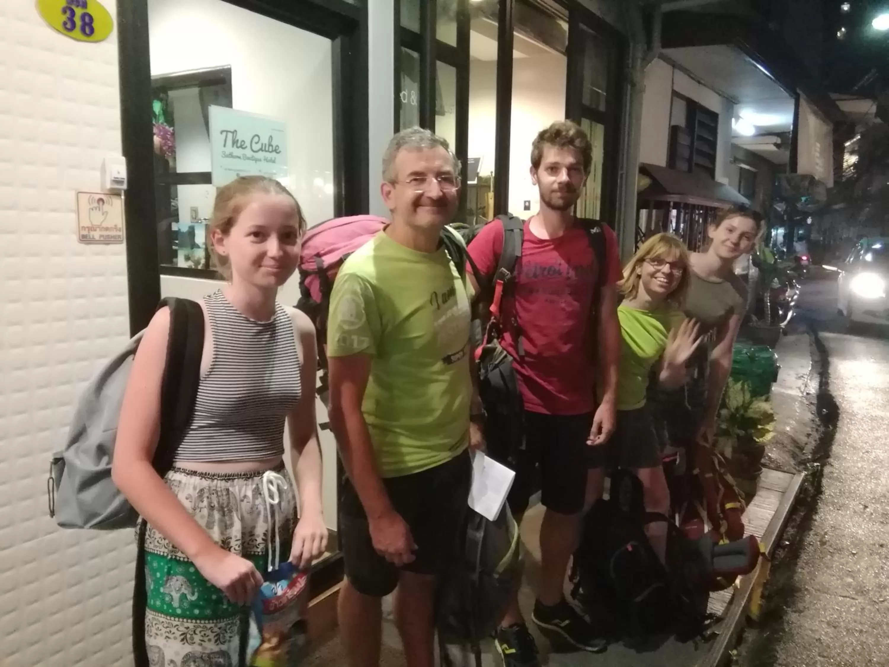 The Cube Sathorn Boutique Hotel เดอะ คิวบ์ สาทร บูติค โฮเทล Near BTS Surasak