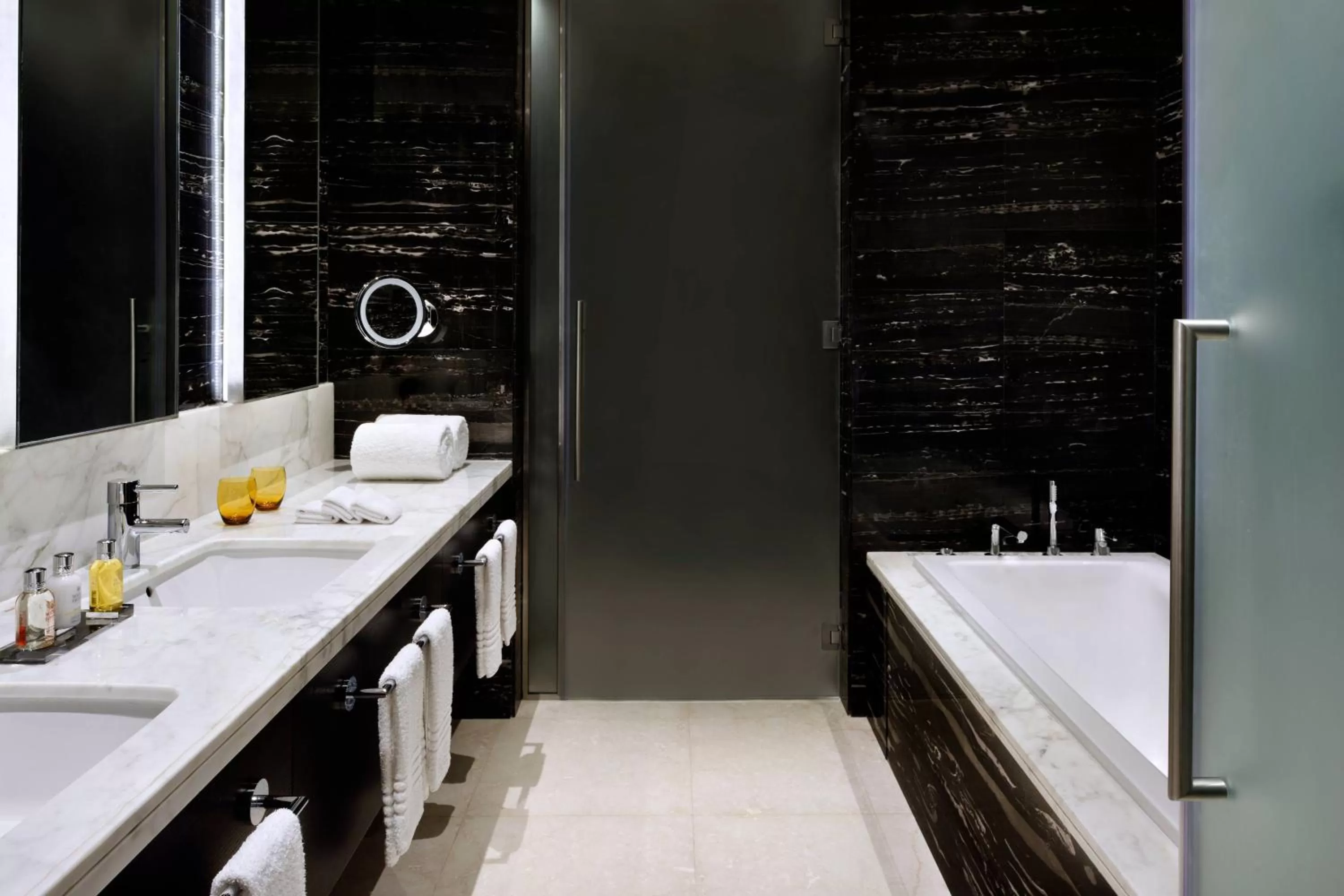 Bathroom, Bed in Marriott Hotel Downtown Abu Dhabi