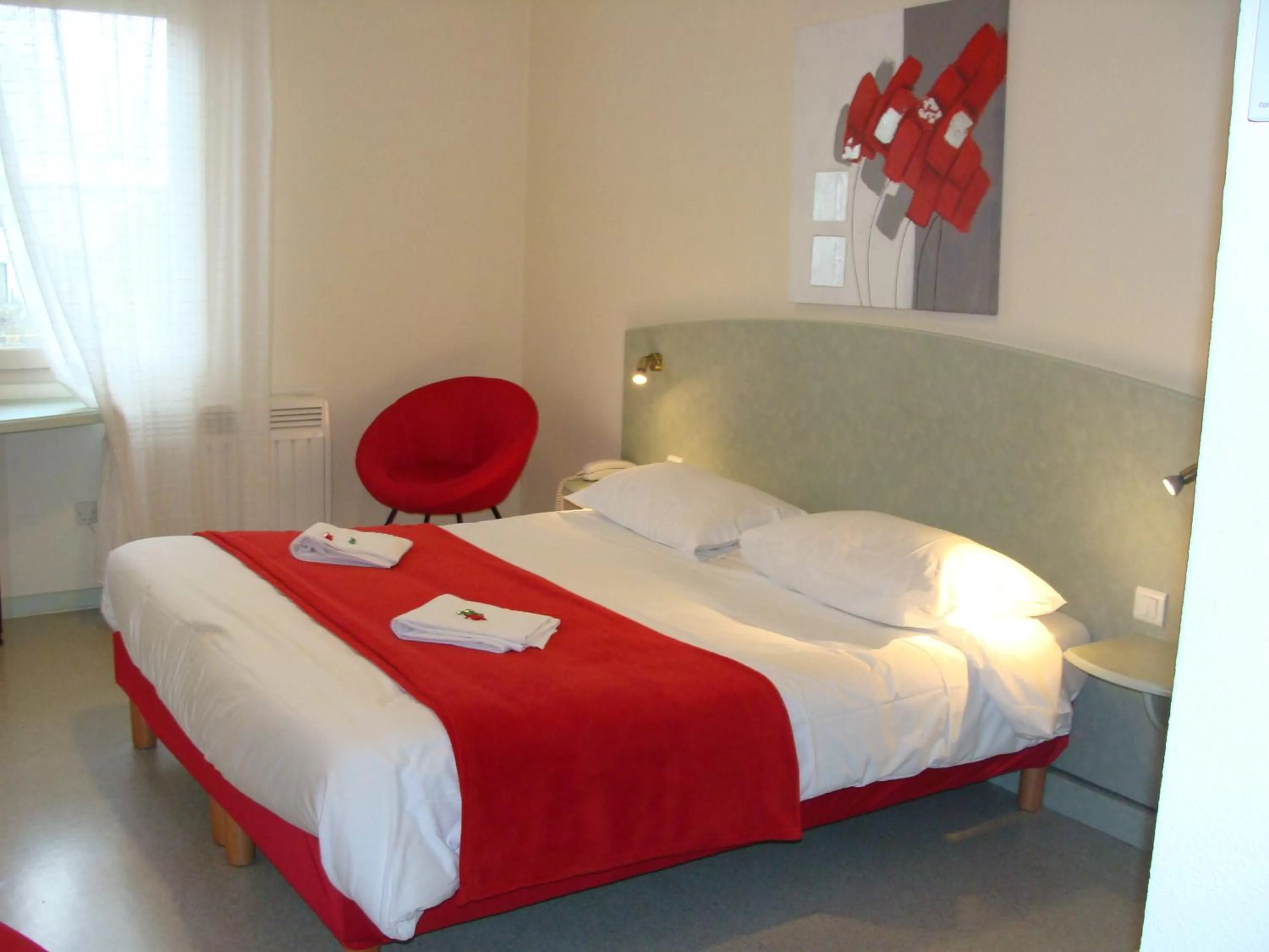 Photo of the whole room in Abel Hôtel