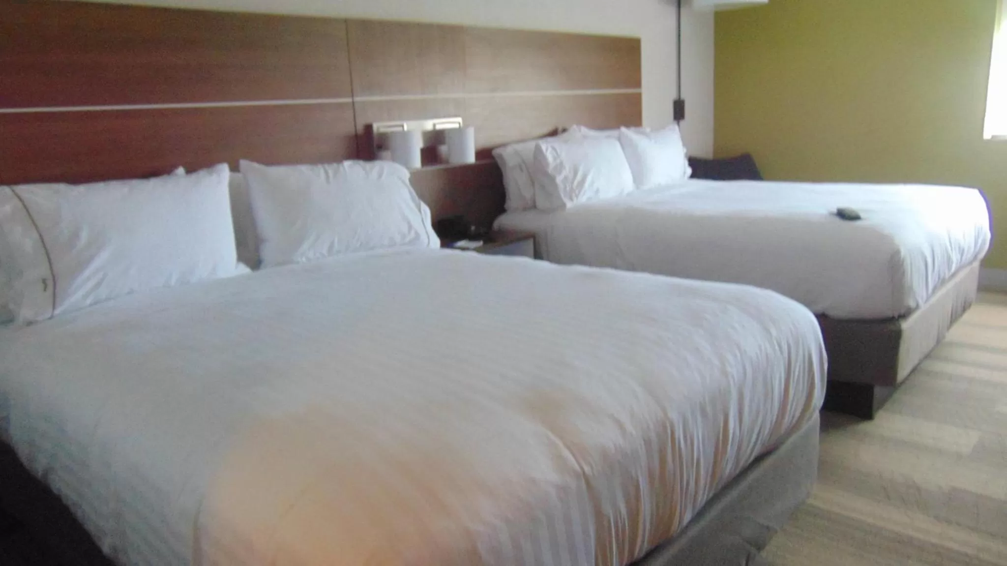 Photo of the whole room, Bed in Holiday Inn Express & Suites Wapakoneta by IHG