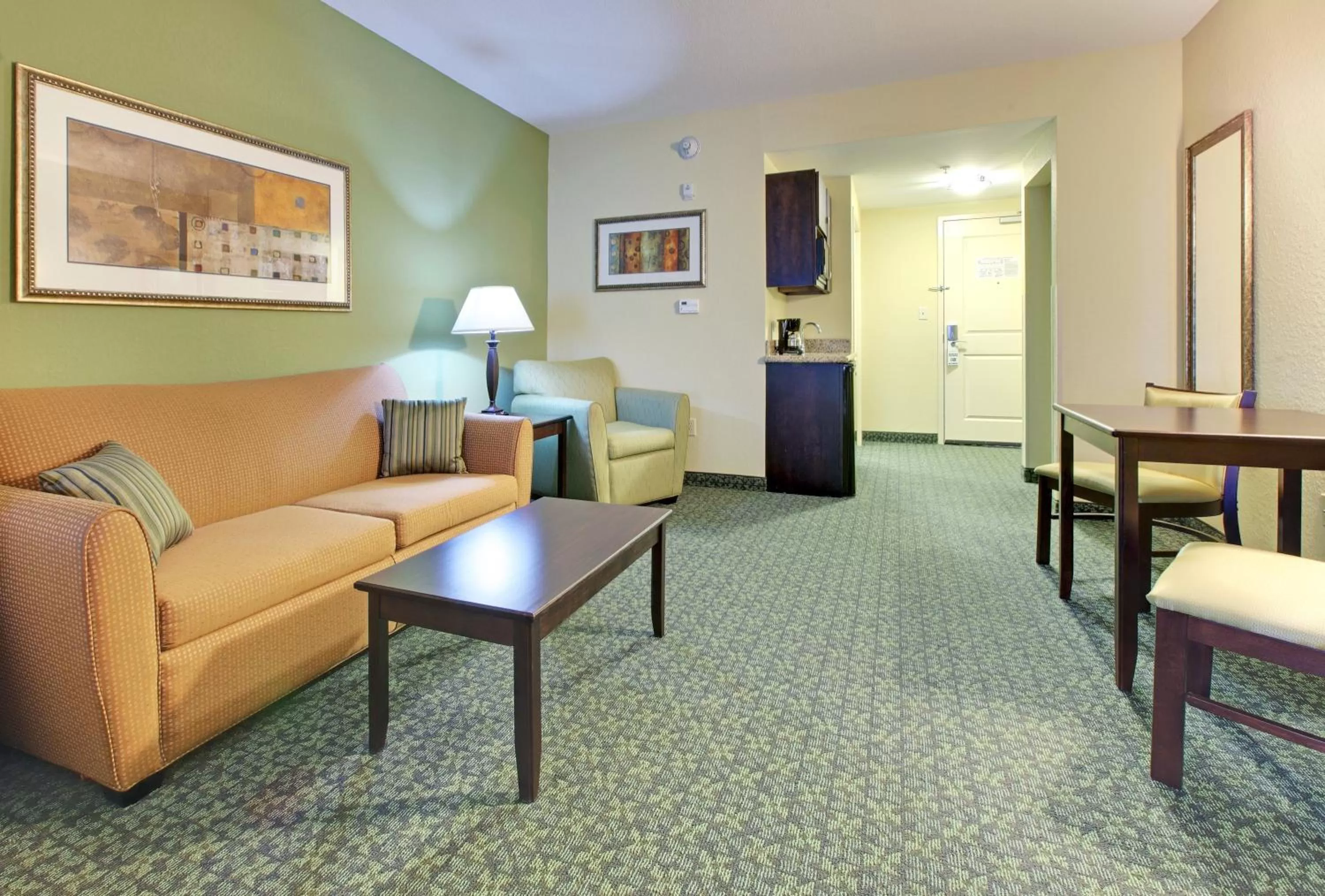 Photo of the whole room in Holiday Inn Express & Suites Covington by IHG