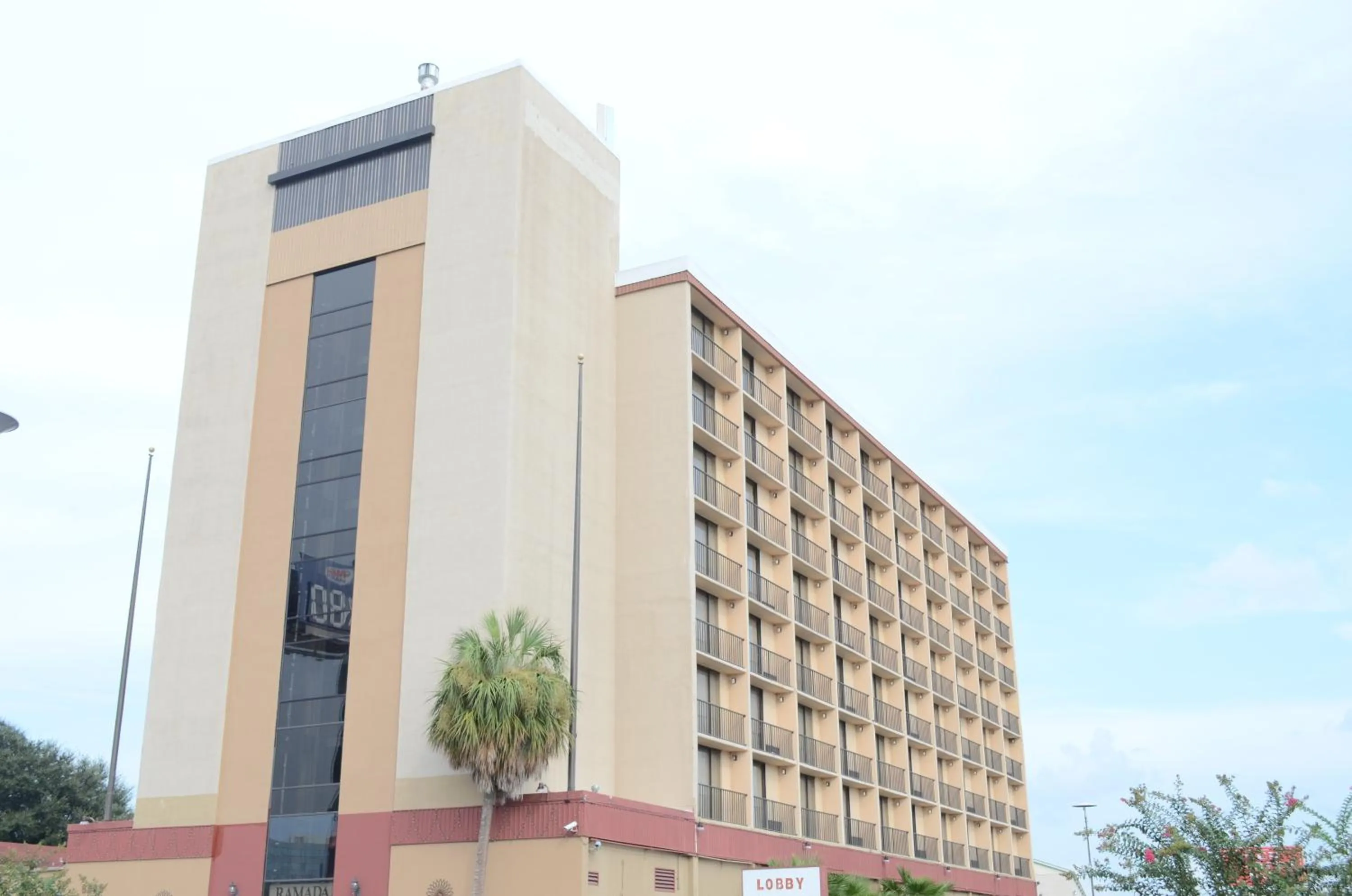 Property building in Romana Hotel - Houston Southwest