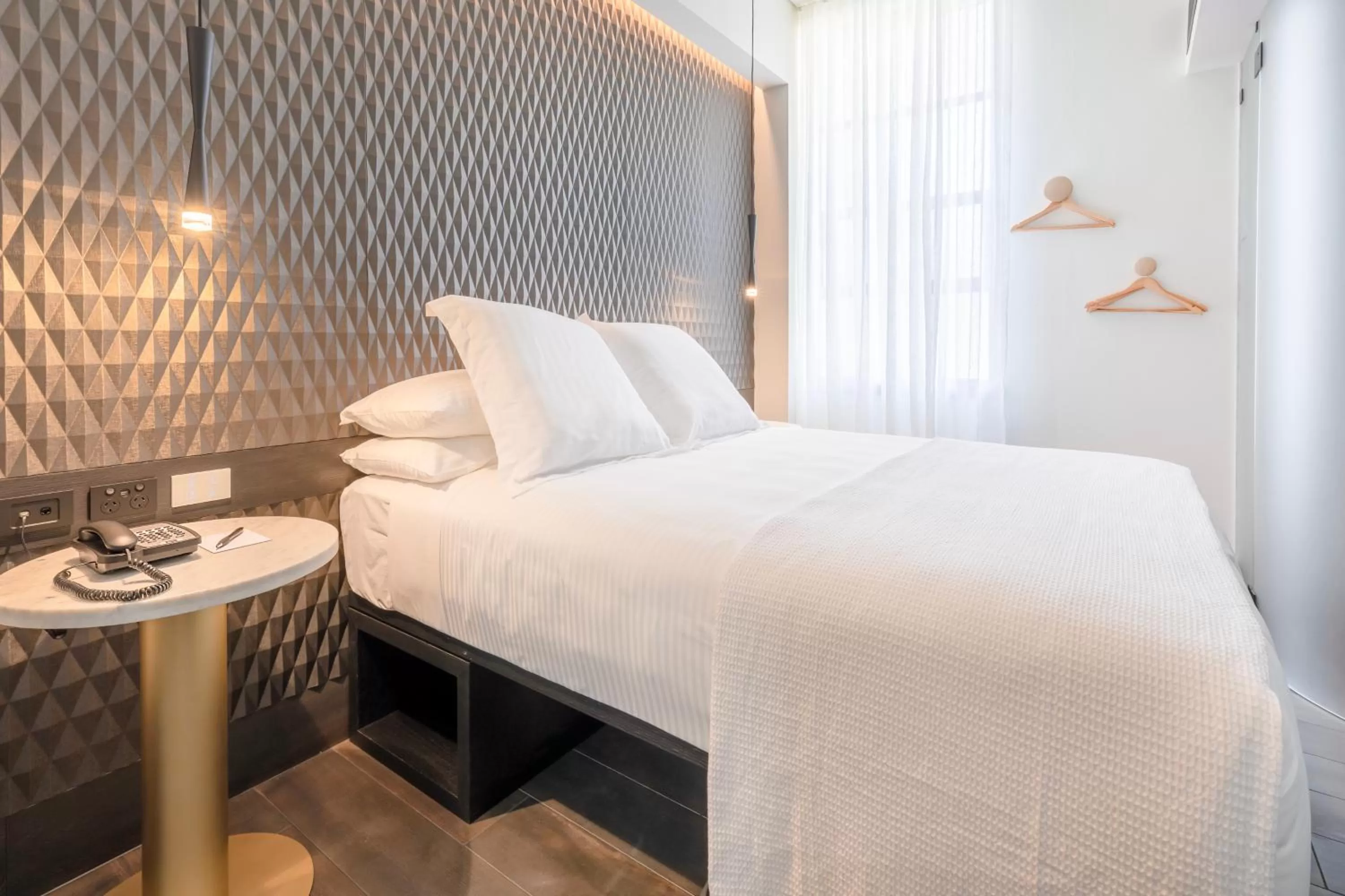 Bedroom, Bed in Castlereagh Boutique Hotel, an Ascend Collection Hotel