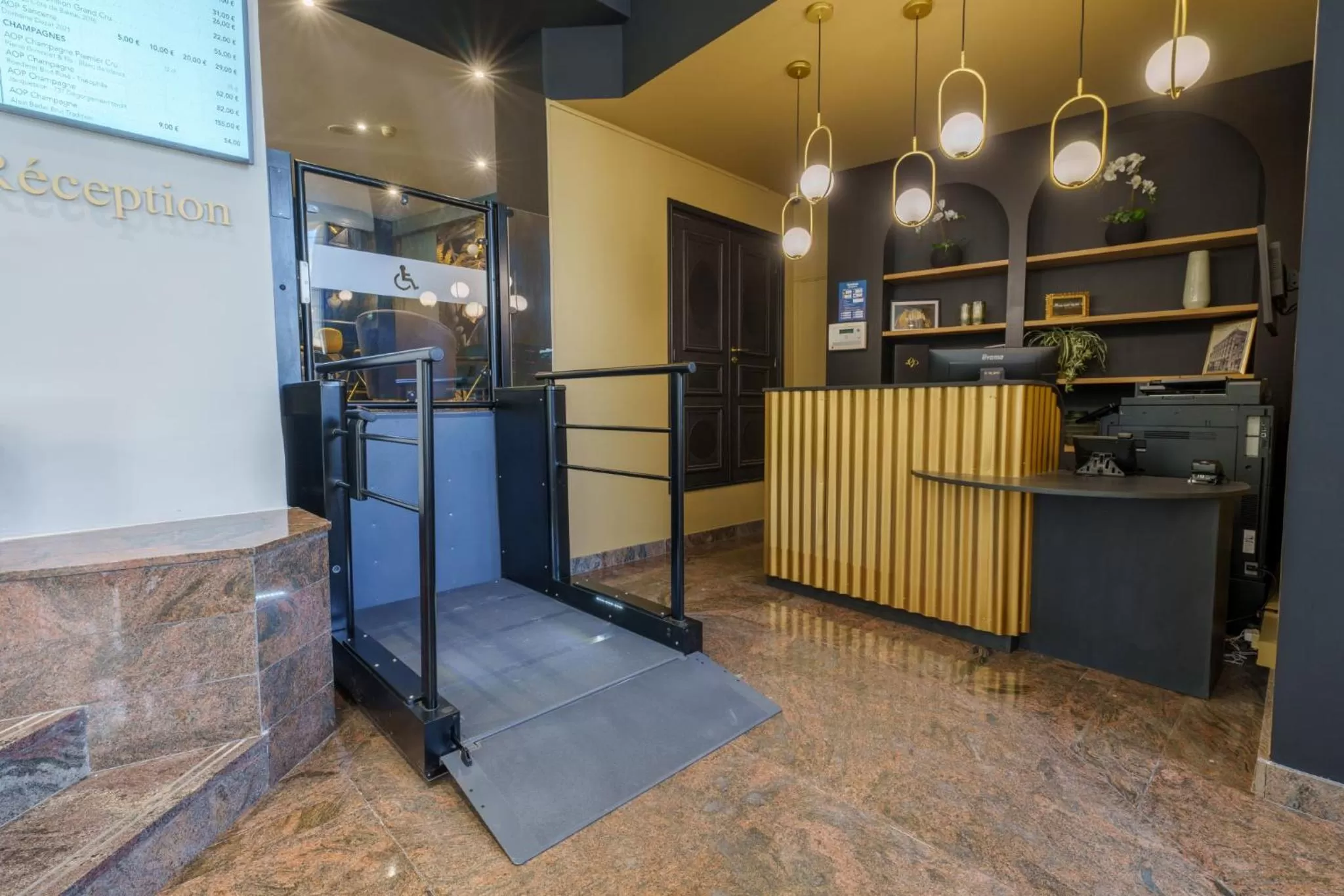 Lobby or reception in Best Western Plus Le Picardy