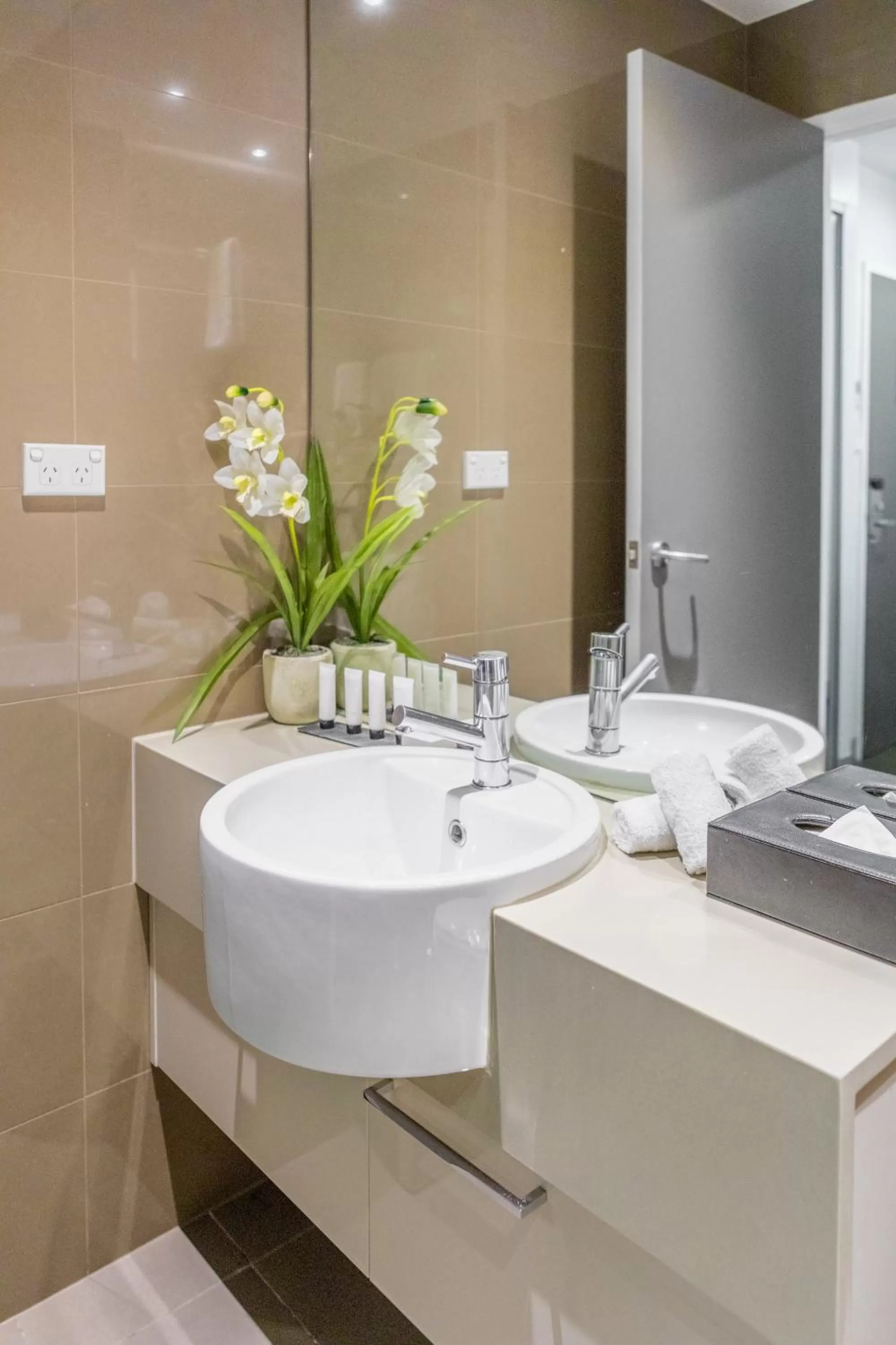 Bathroom in Holiday Inn & Suites Sydney Bondi Junction by IHG