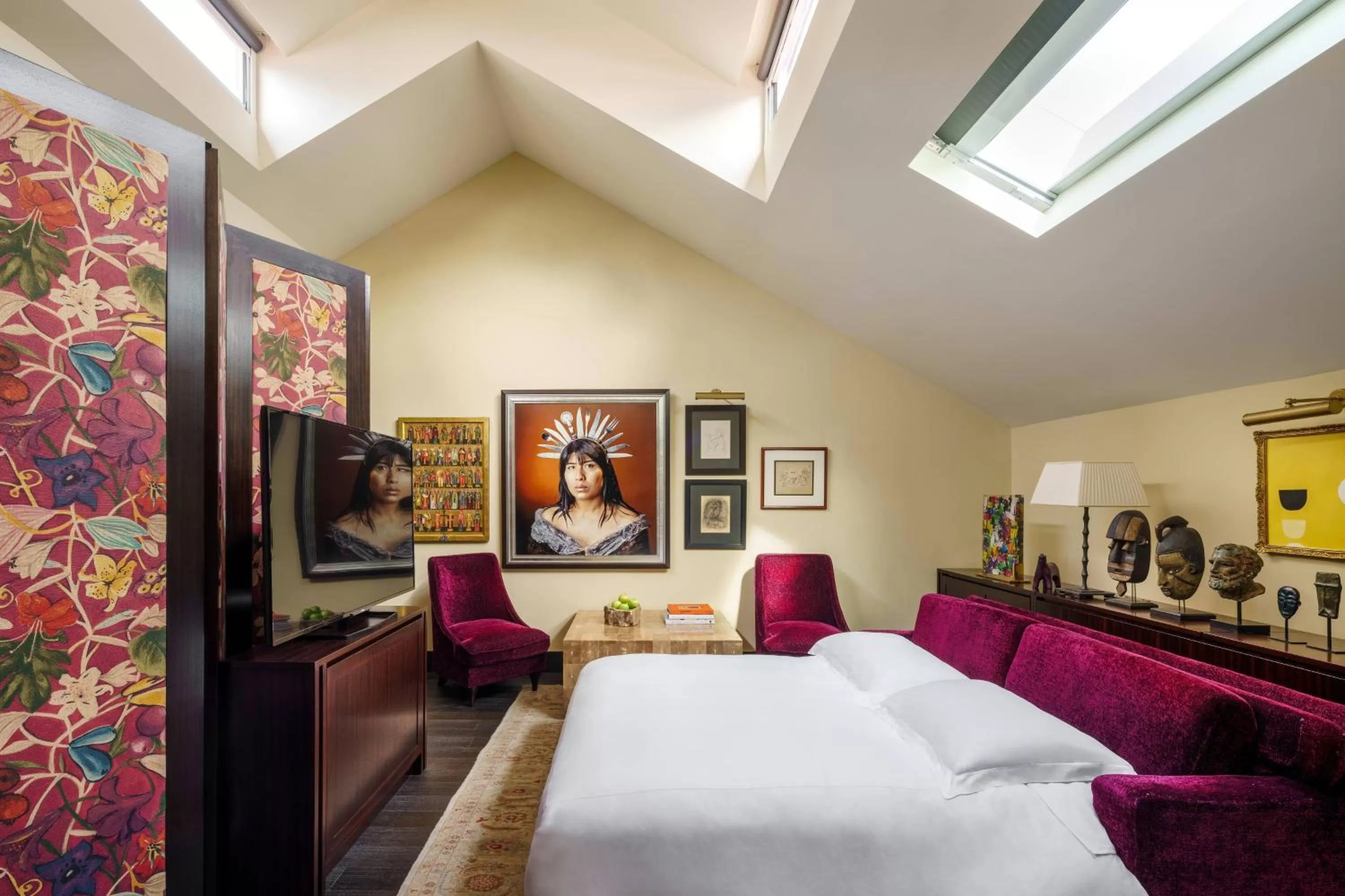 Living room, Bed in The Vagabond Club, a Tribute Portfolio Hotel Singapore