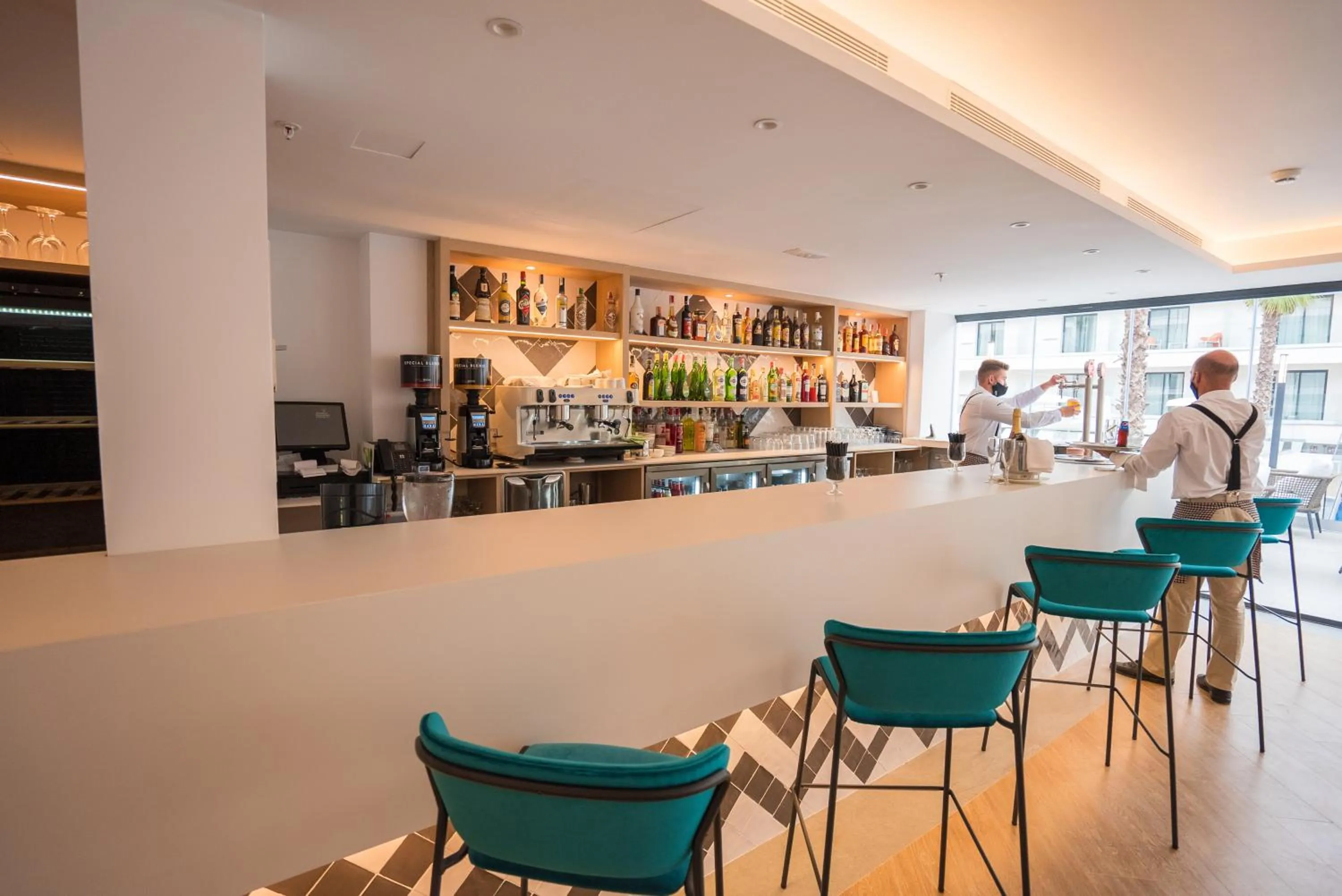 Lounge or bar in Hotel Morlans Suites - Adults Only